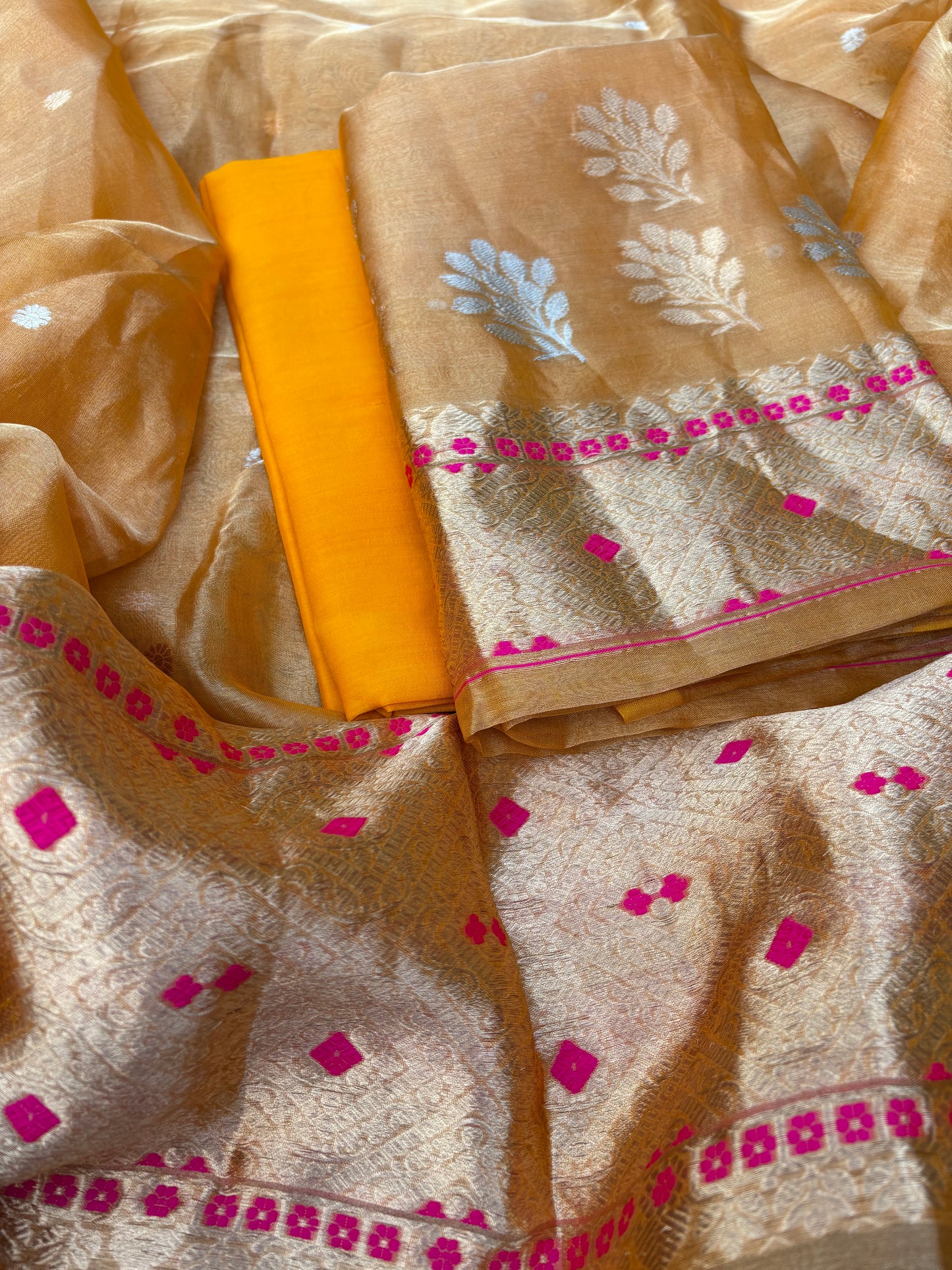 Yellow tissue kadhwa 3 piece suit set