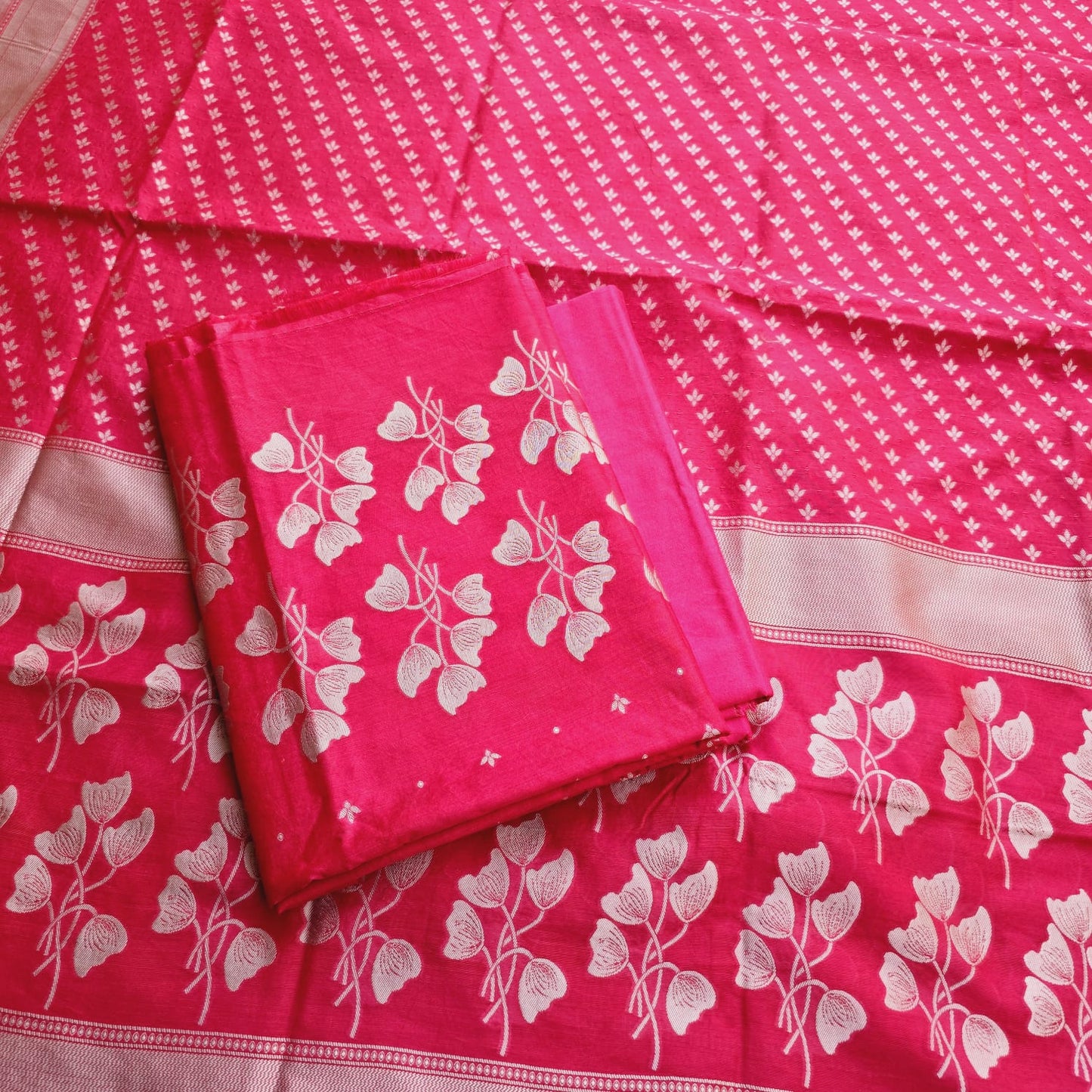 Premium cotton full woven 3 pieces suit.
