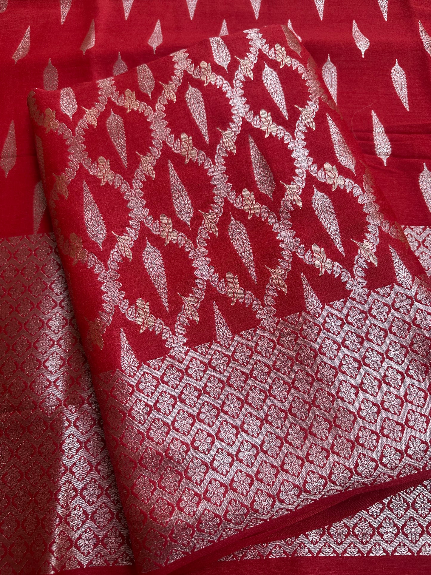 Red meendar moonga silk 3 piece suit set
