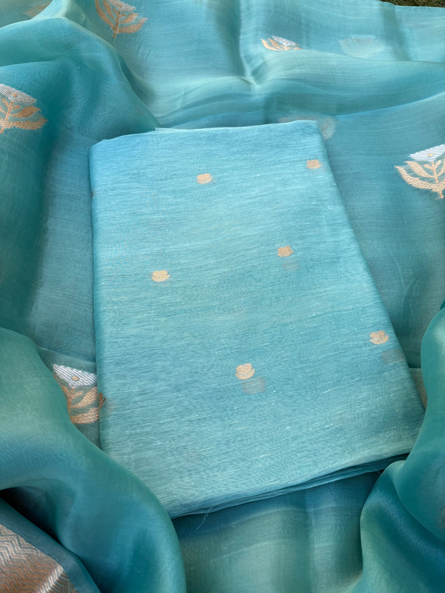 Blue linen silk kurta, kora kadhwa dupatta, plain bottom
