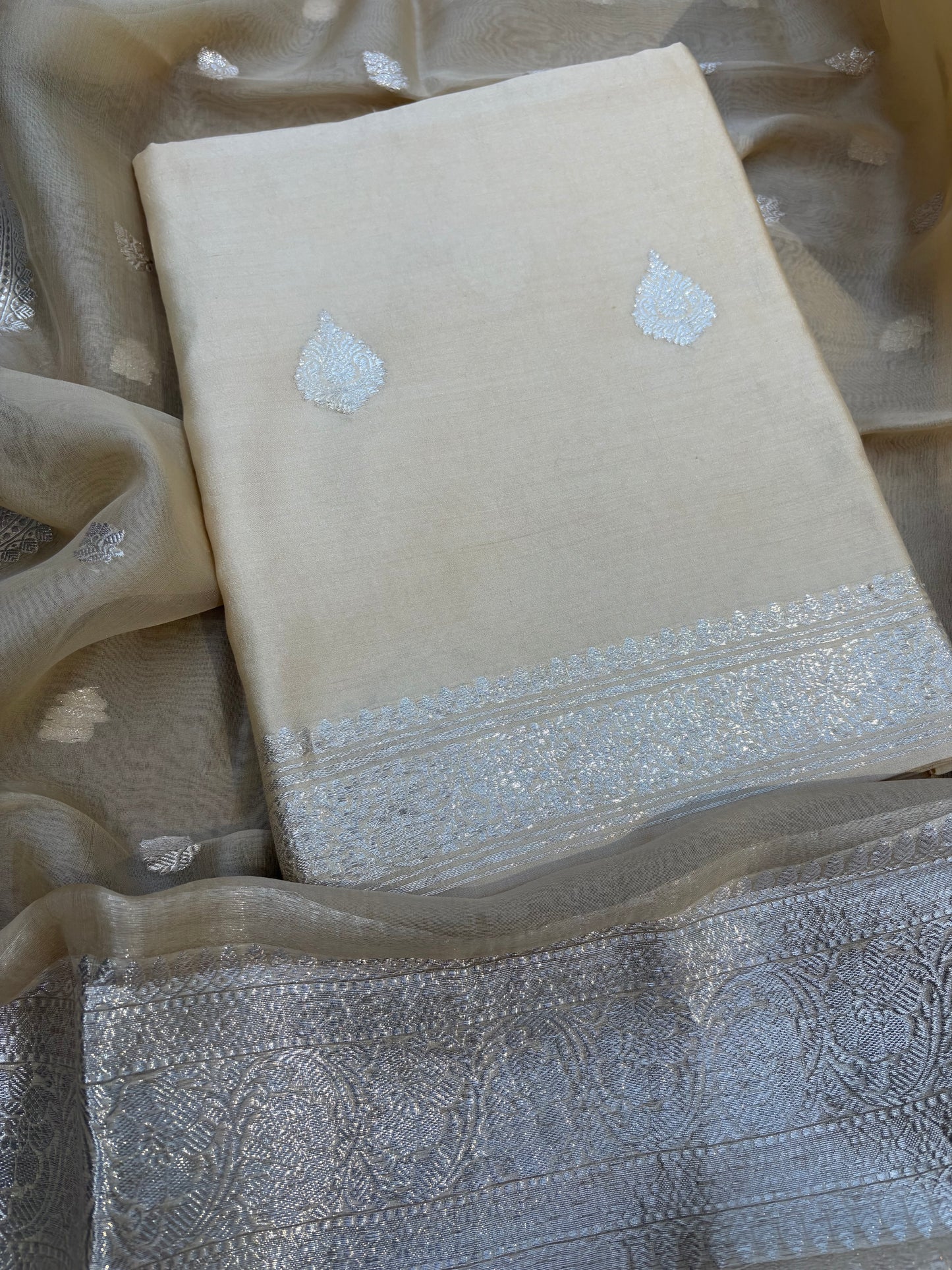 Cream Chiniya silk kurta, kora silk dupatta, plain bottom