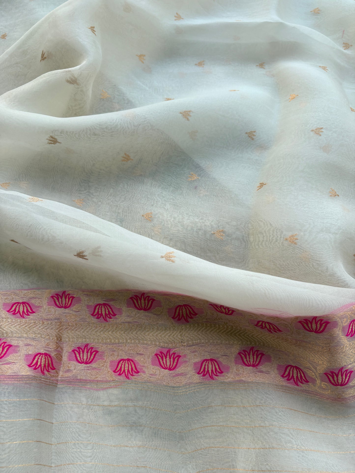 White Chiniya silk, kora kadhwa dupatta