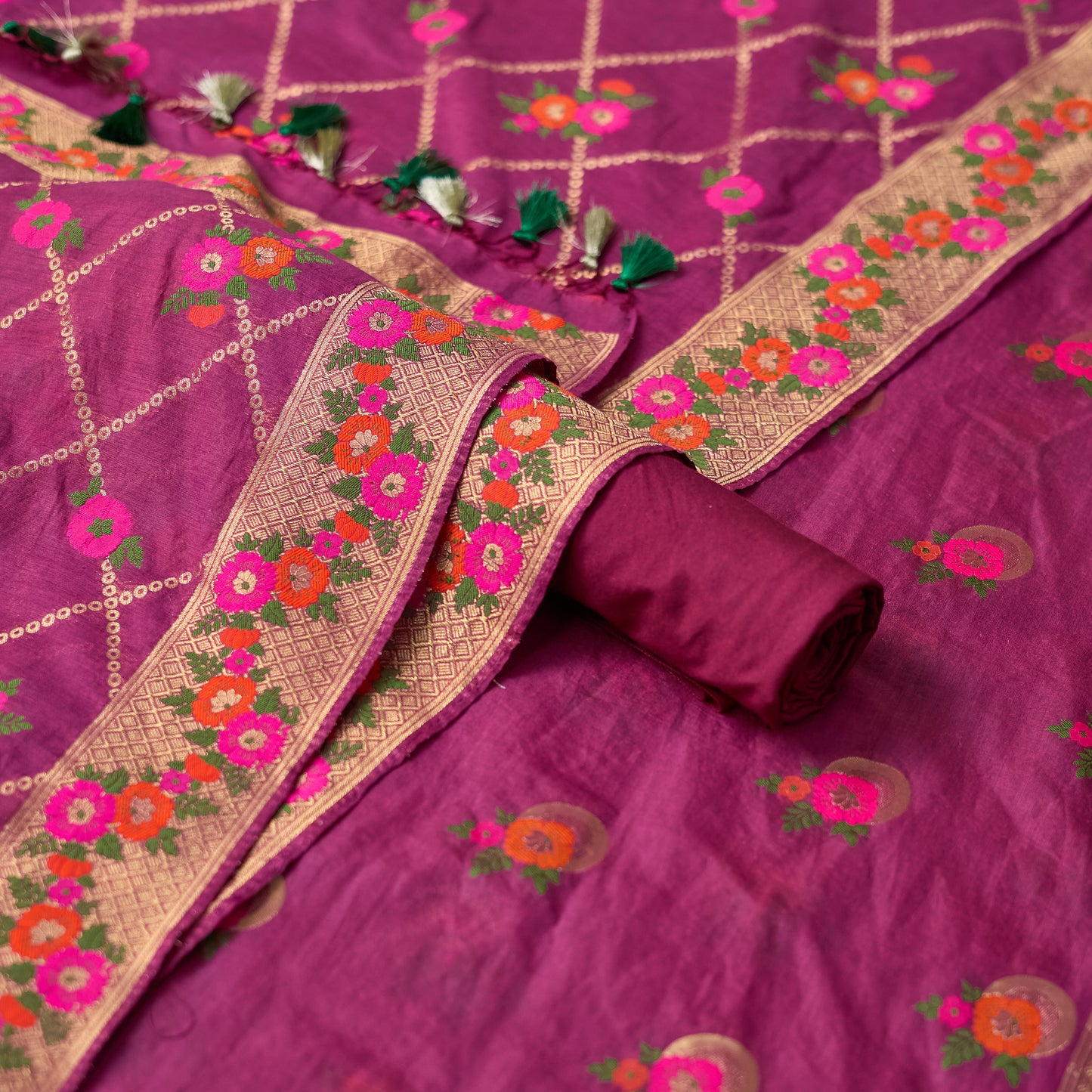 Magenta Flower weaving chanderi 3 piece set