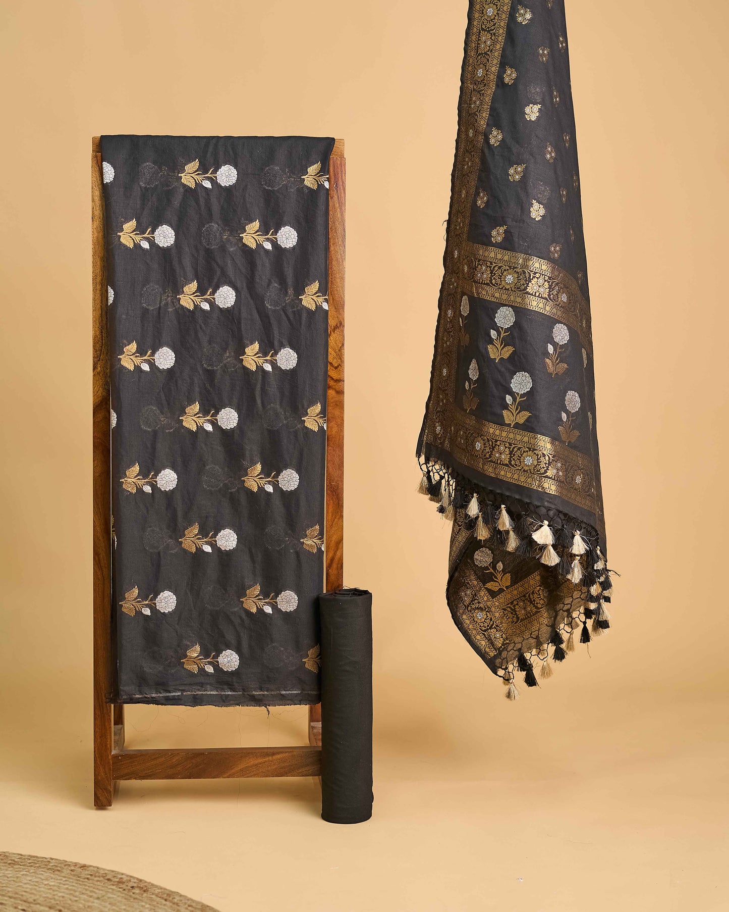 Black chanderi sona rupa kurta, sona rupa zari dupatta , plain bottom