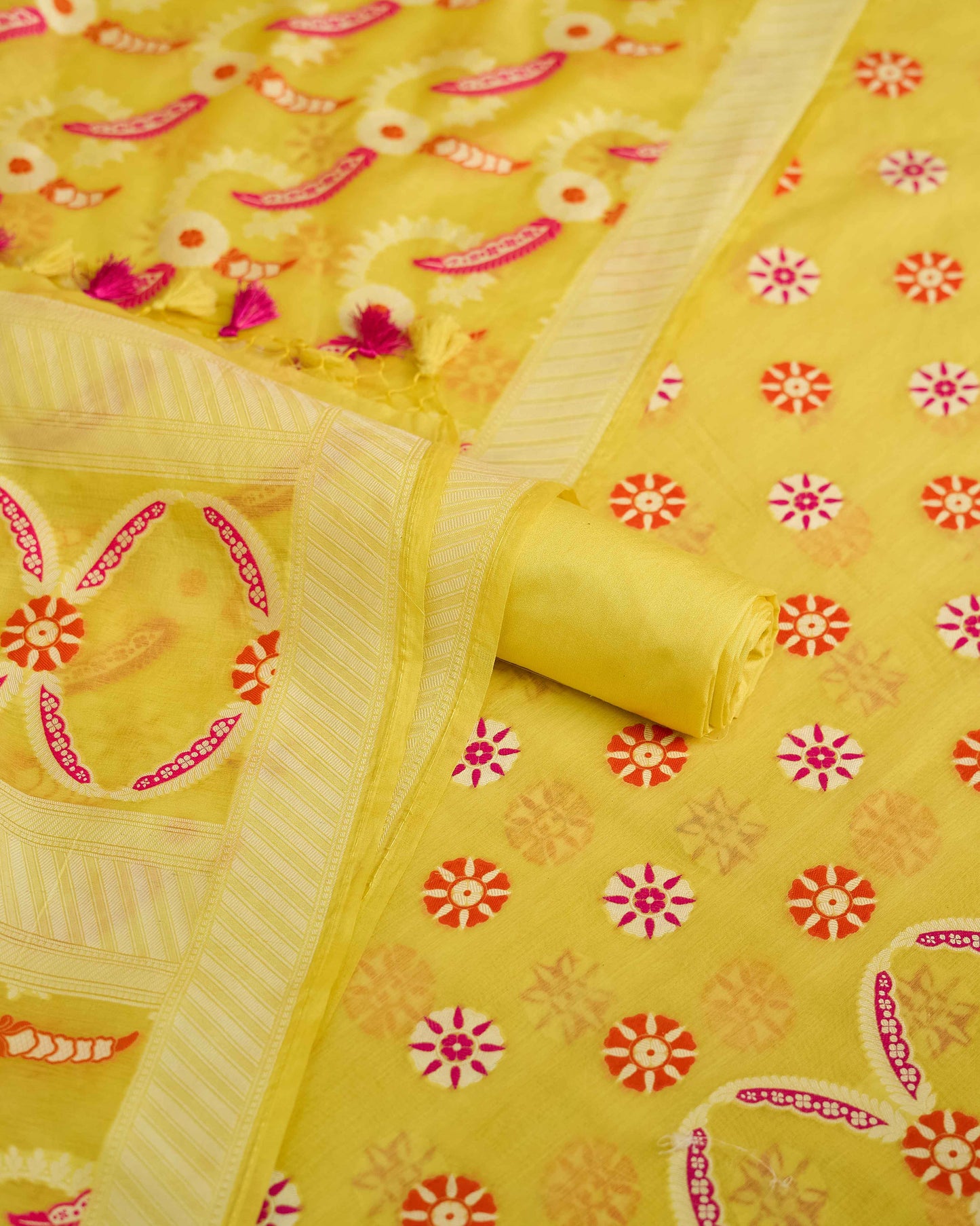Yellow meenadar kurta, jaal dupatta, plain bottom