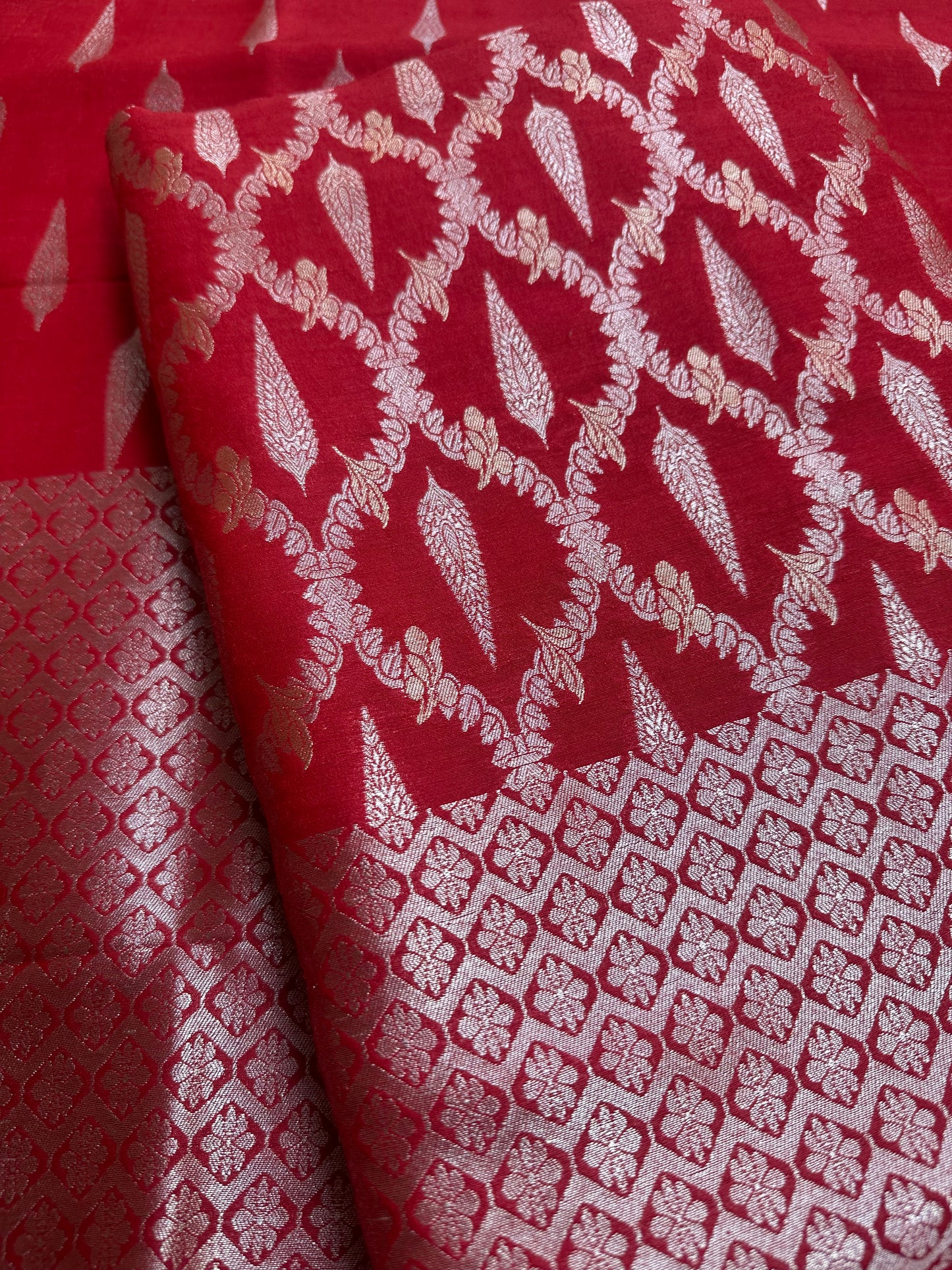Red meendar moonga silk 3 piece suit set