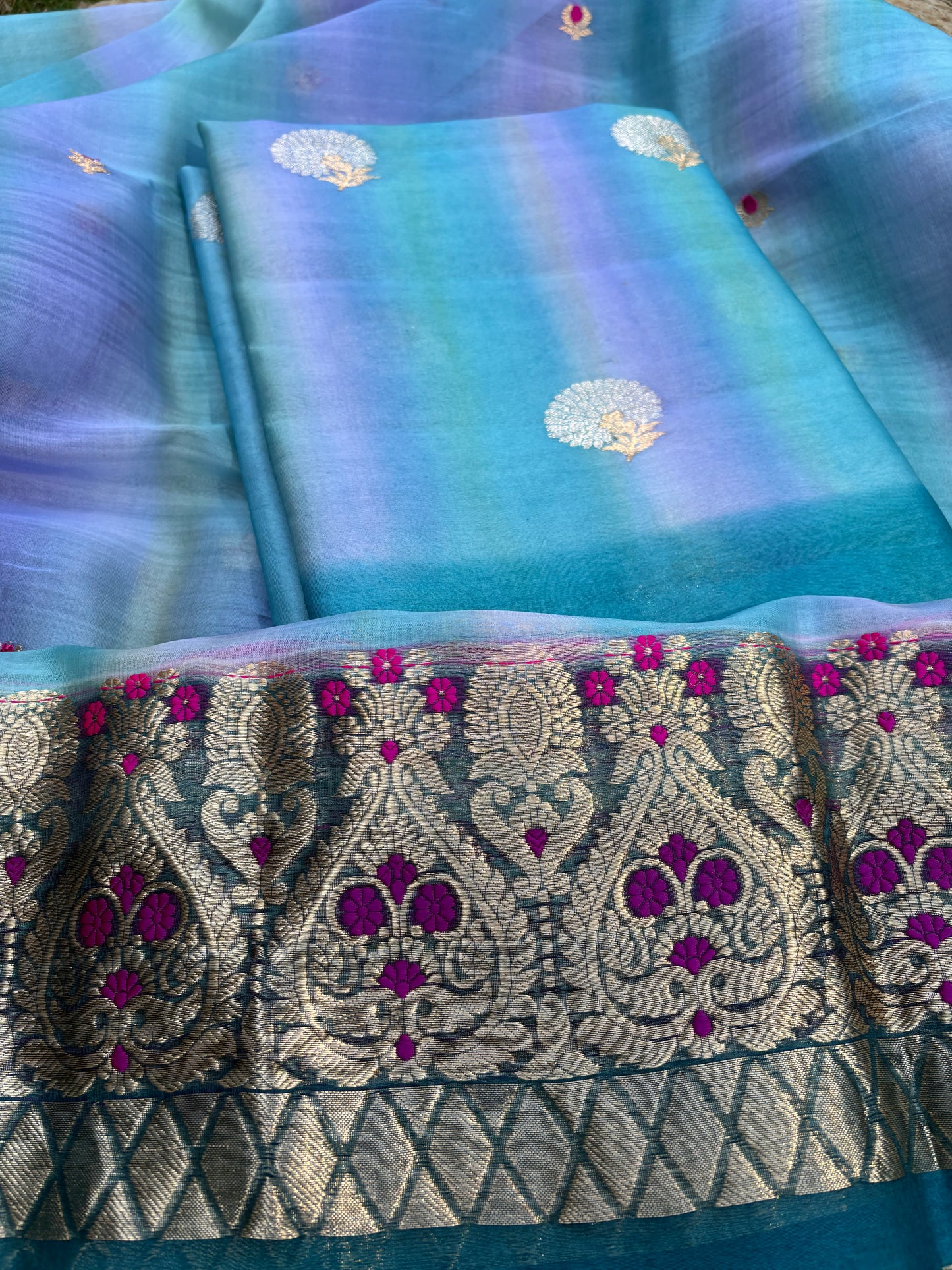 Blue shaded kora kadhwa 3 piece suit set