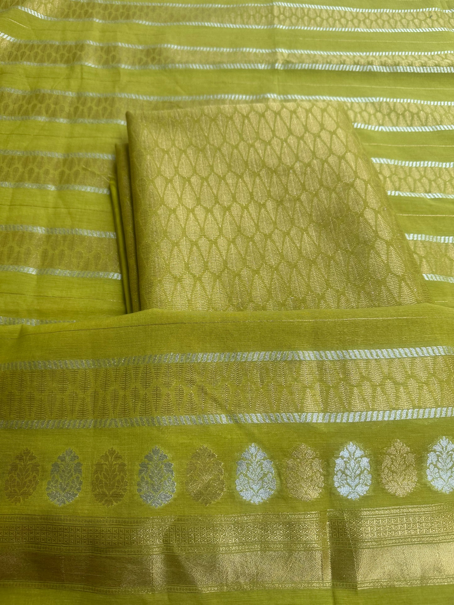 Lime green brocade kurta, chanderi dupatta, plain bottom