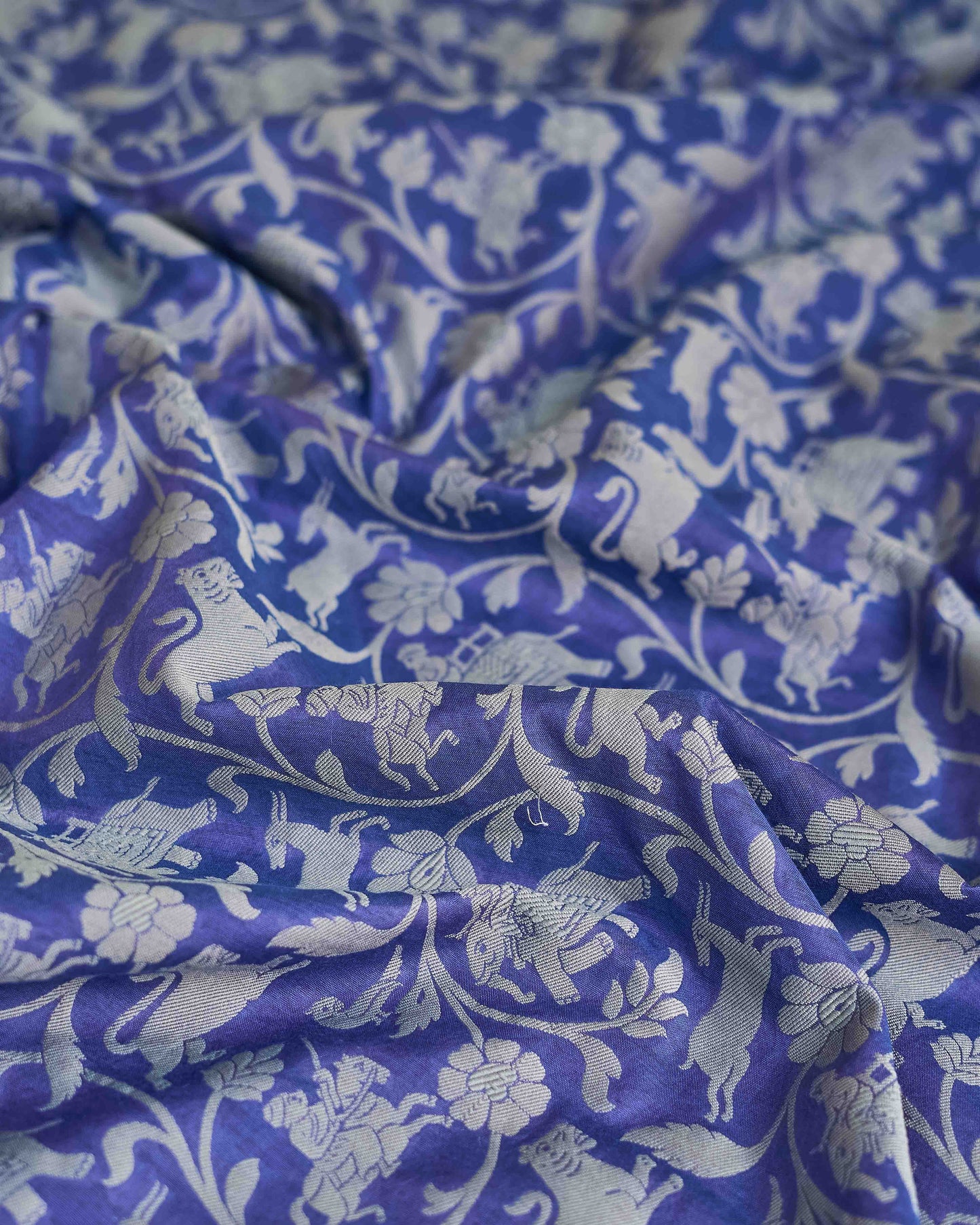 Blue small booti kurta, shikargah dupatta, plain bottom