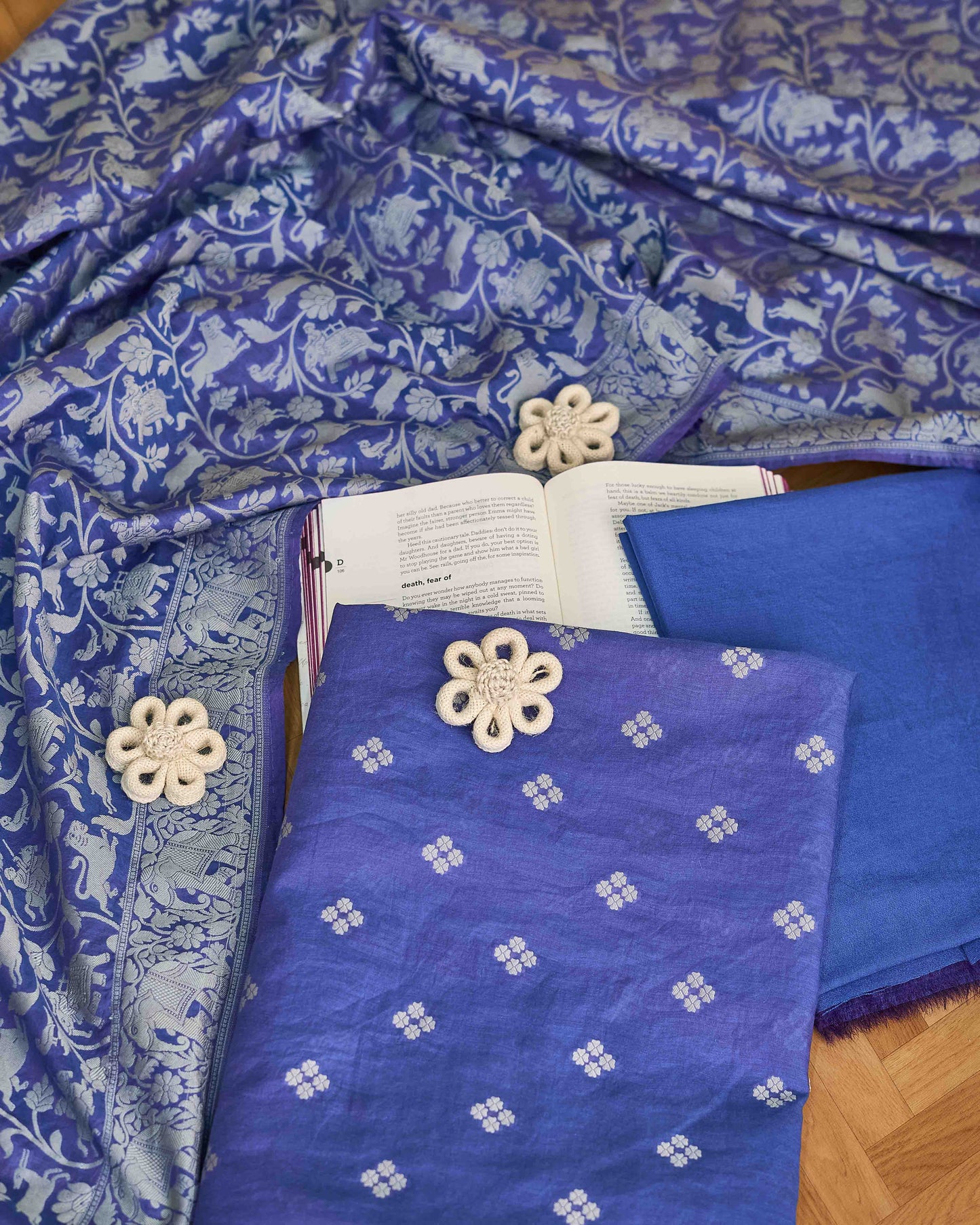 Blue small booti kurta, shikargah dupatta, plain bottom