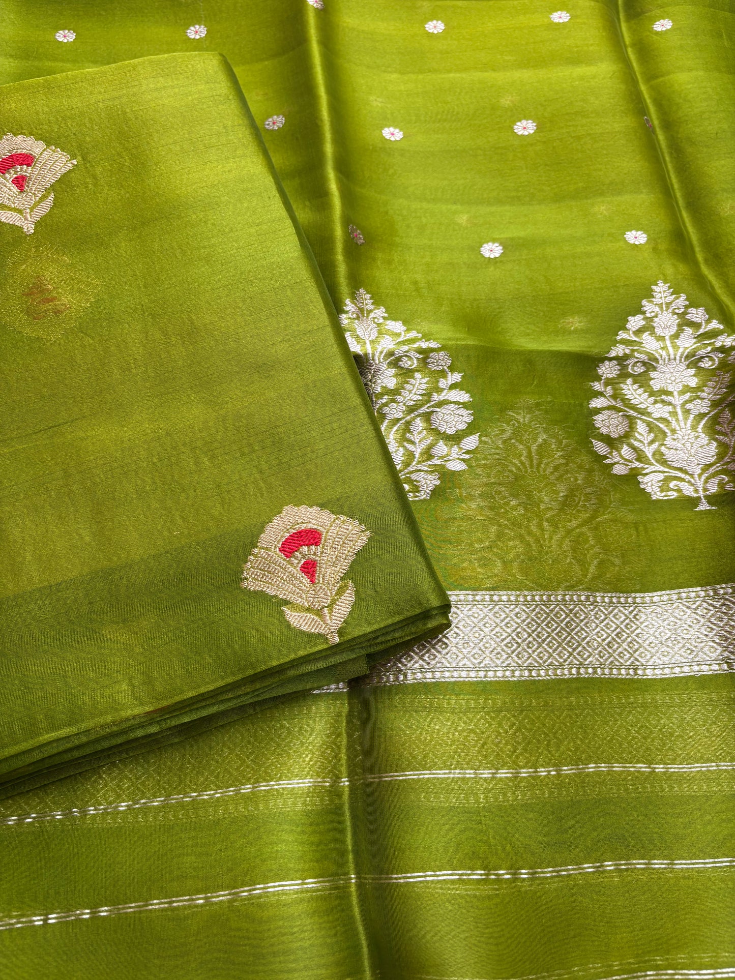 Green kora kadhwa piece suit set