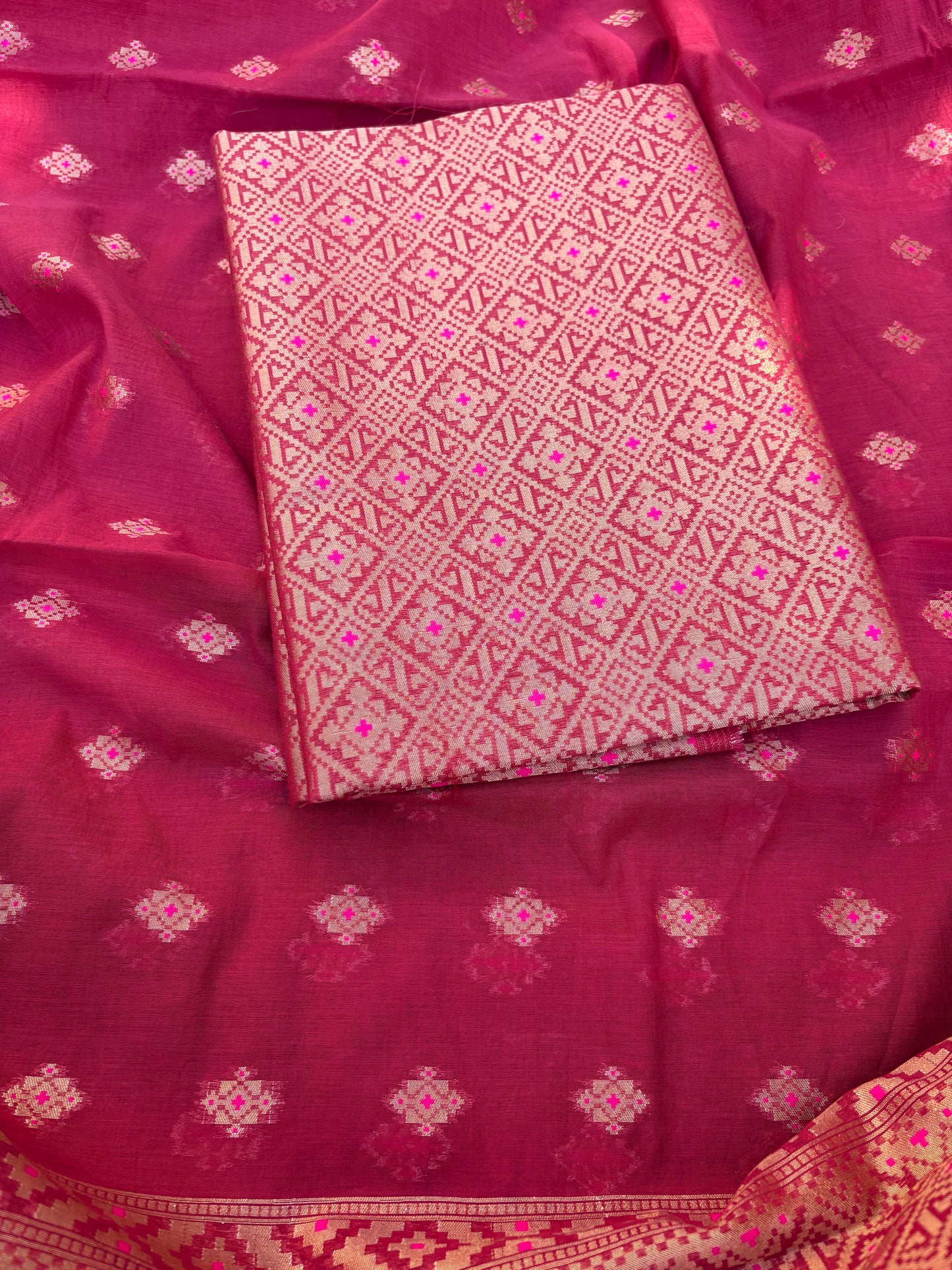 Red Chanderi jamaani weaving 3 piece suit set