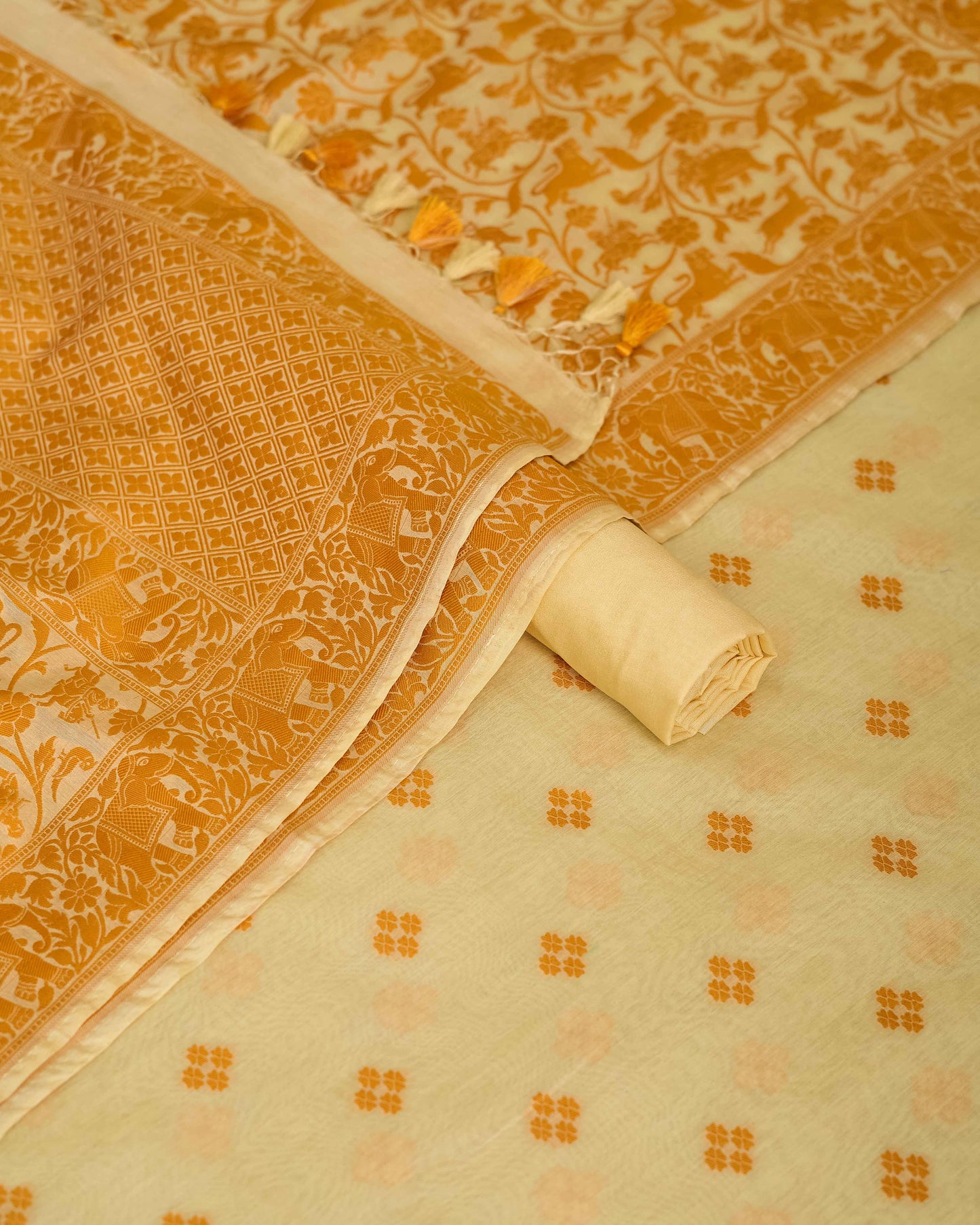Yellow booti kurta, shikargah dupatta, plain bottom