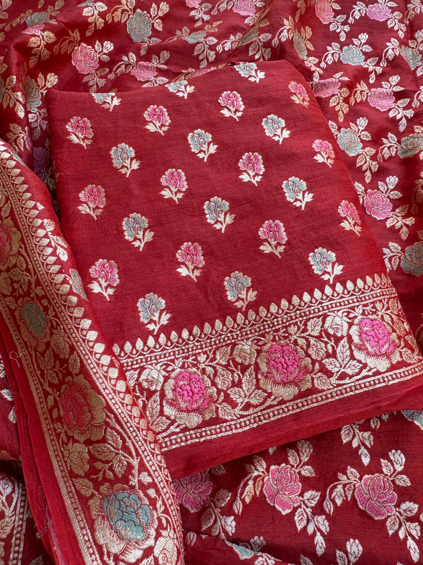 Red jaal meenadar moonga silk suit set
