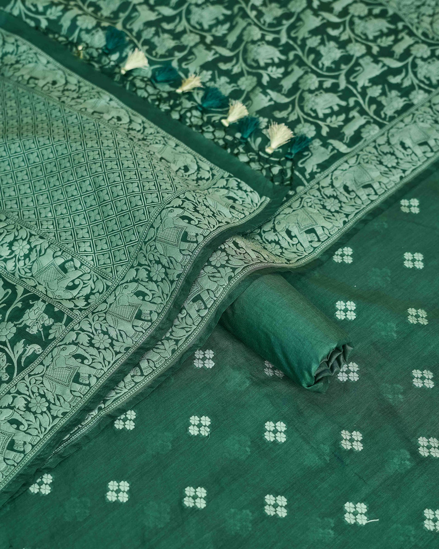 Green chanderi cotton kurta, shikargah dupatta, plain bottom