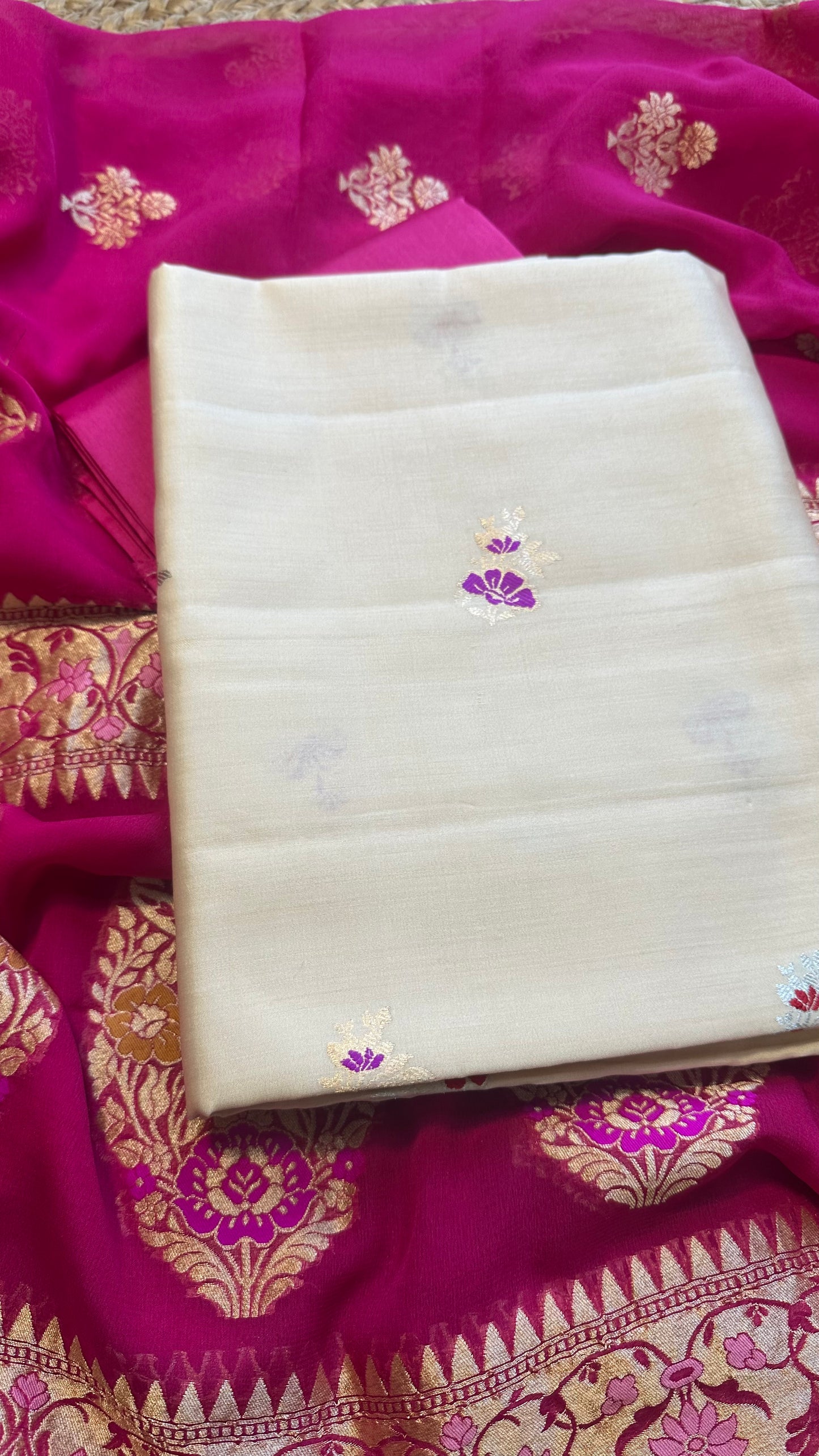 Cream chiniya silk meendar kurta, khaddi georgette dupatta , plain bottom