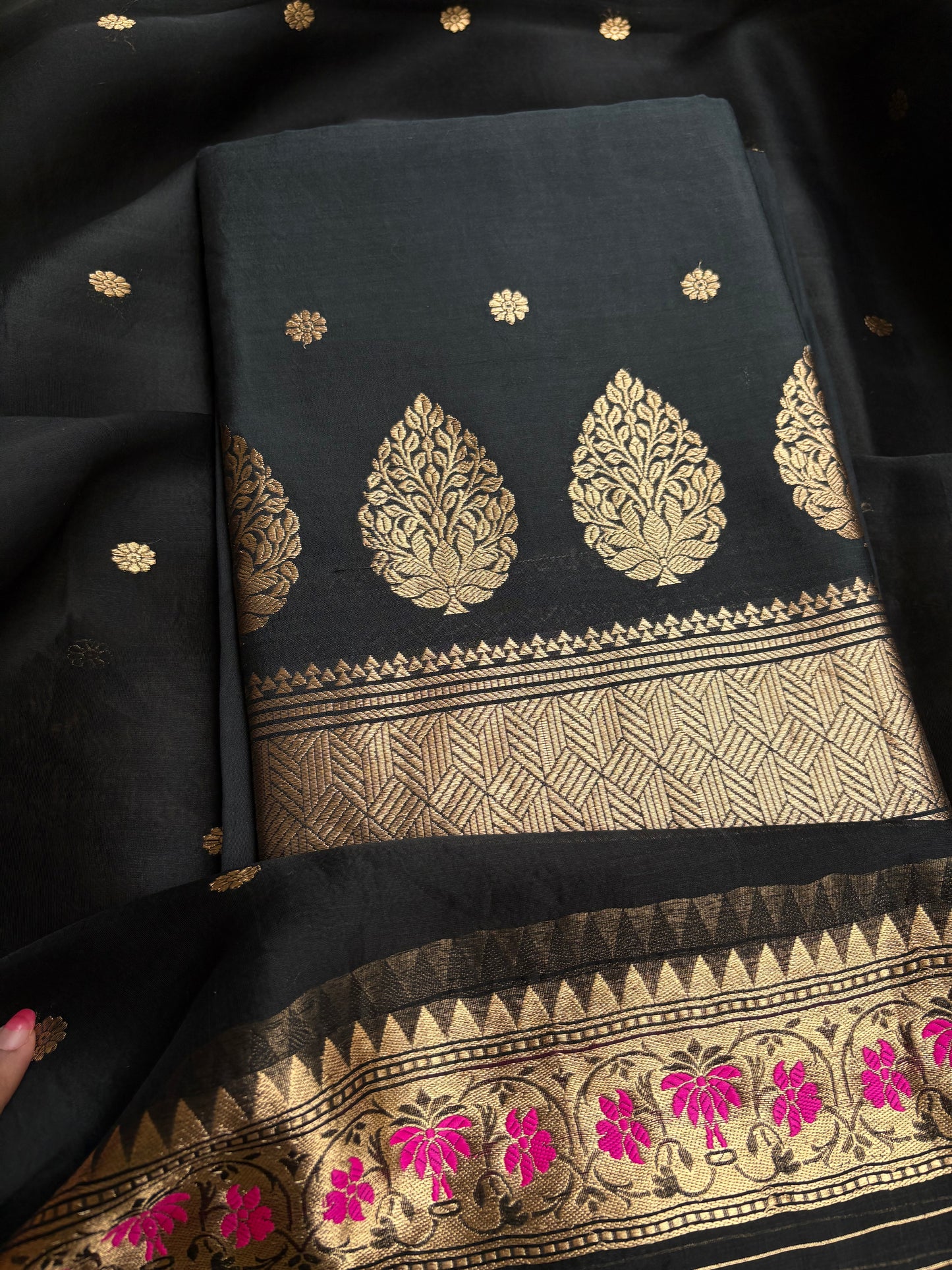 Black Chiniya kora silk 3 piece suit set