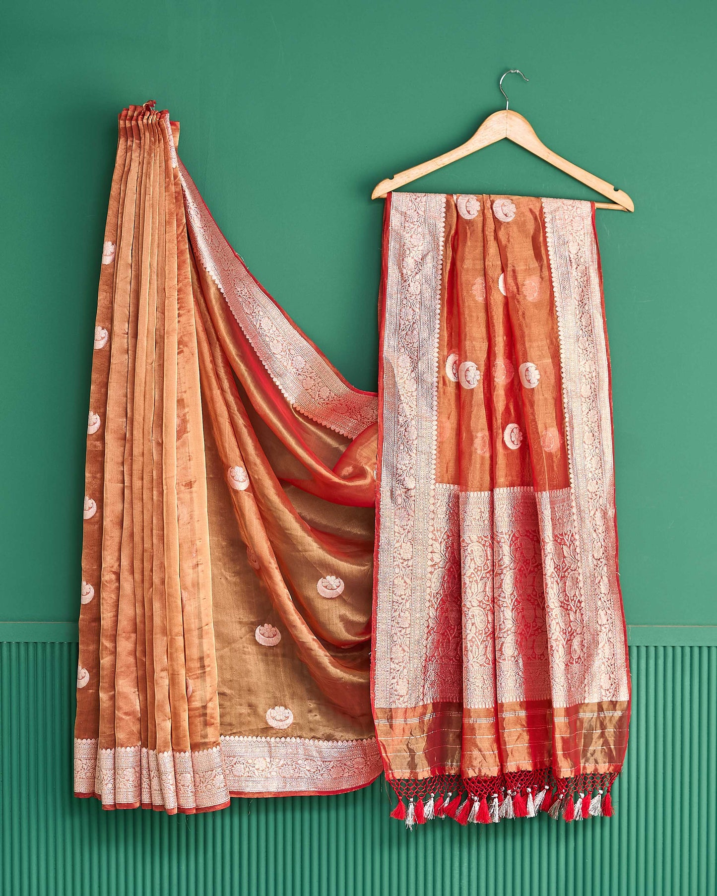 Red silver zari chaand tara saree