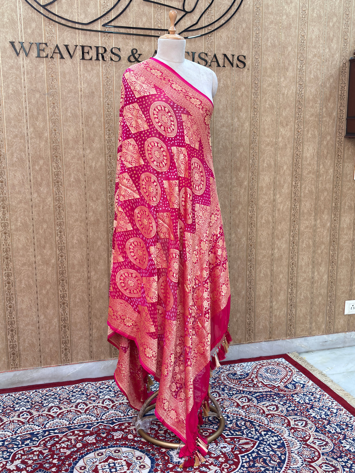 Pink bandhani dupatta