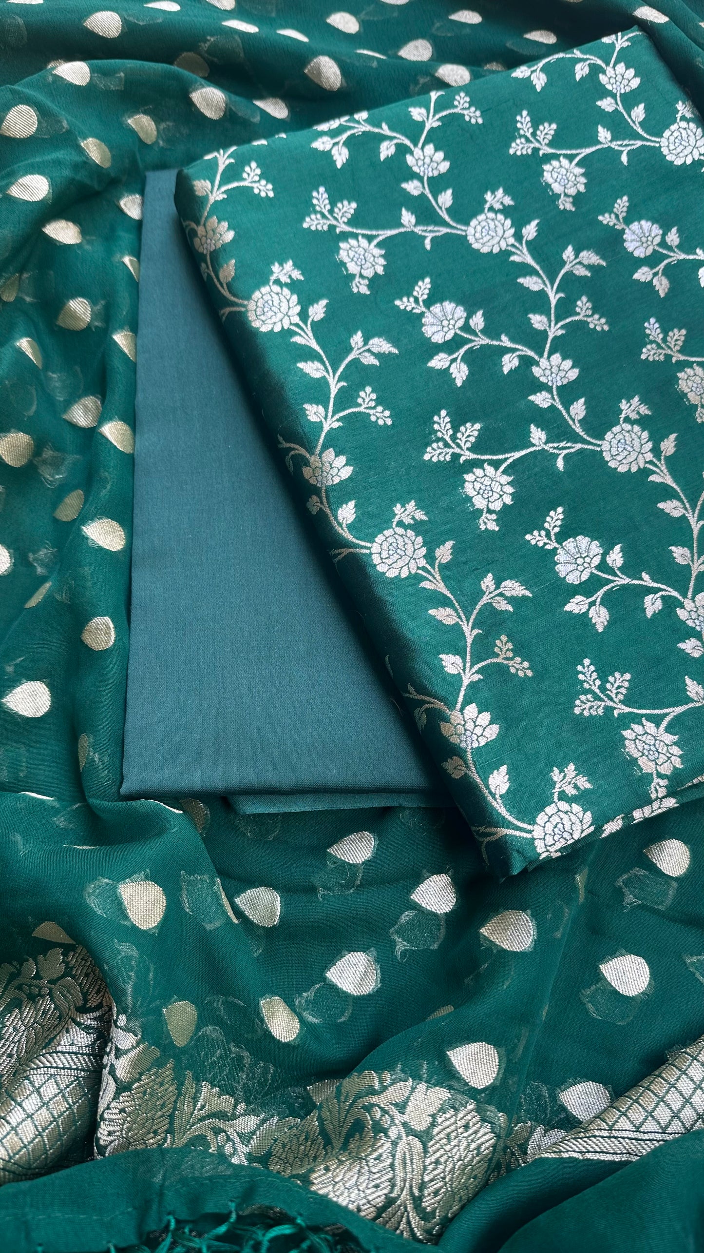 Green chiniya silk kurta, georgette dupatta, plain bottom.