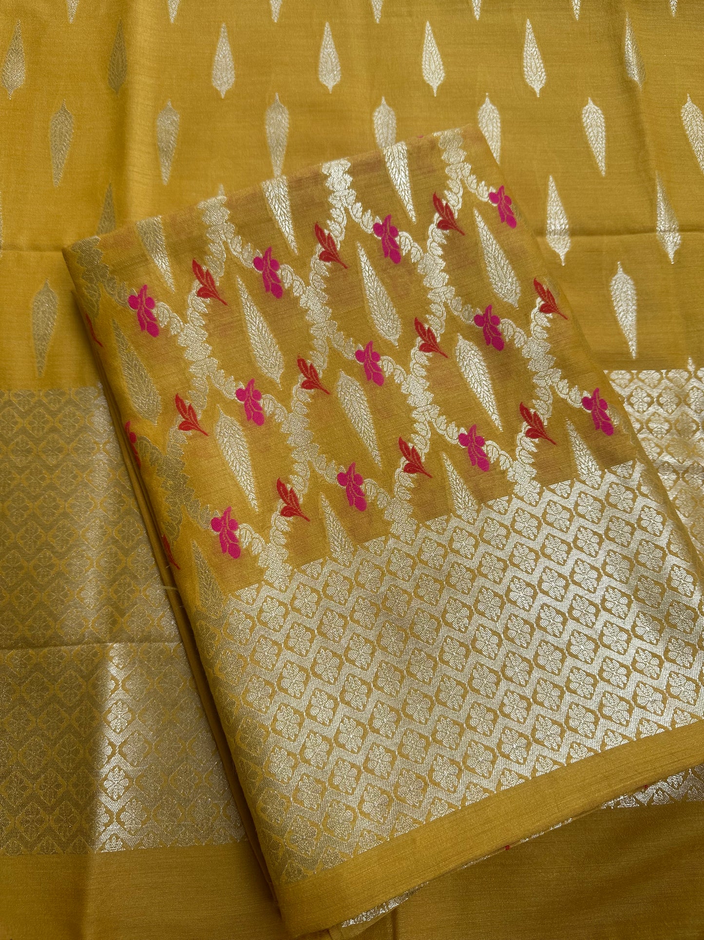 Yellow moonga silk meendar 3 piece suit set