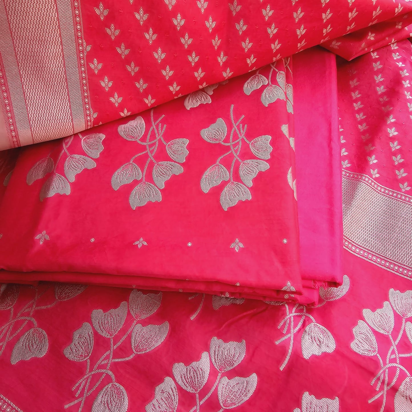 Premium cotton full woven 3 pieces suit.