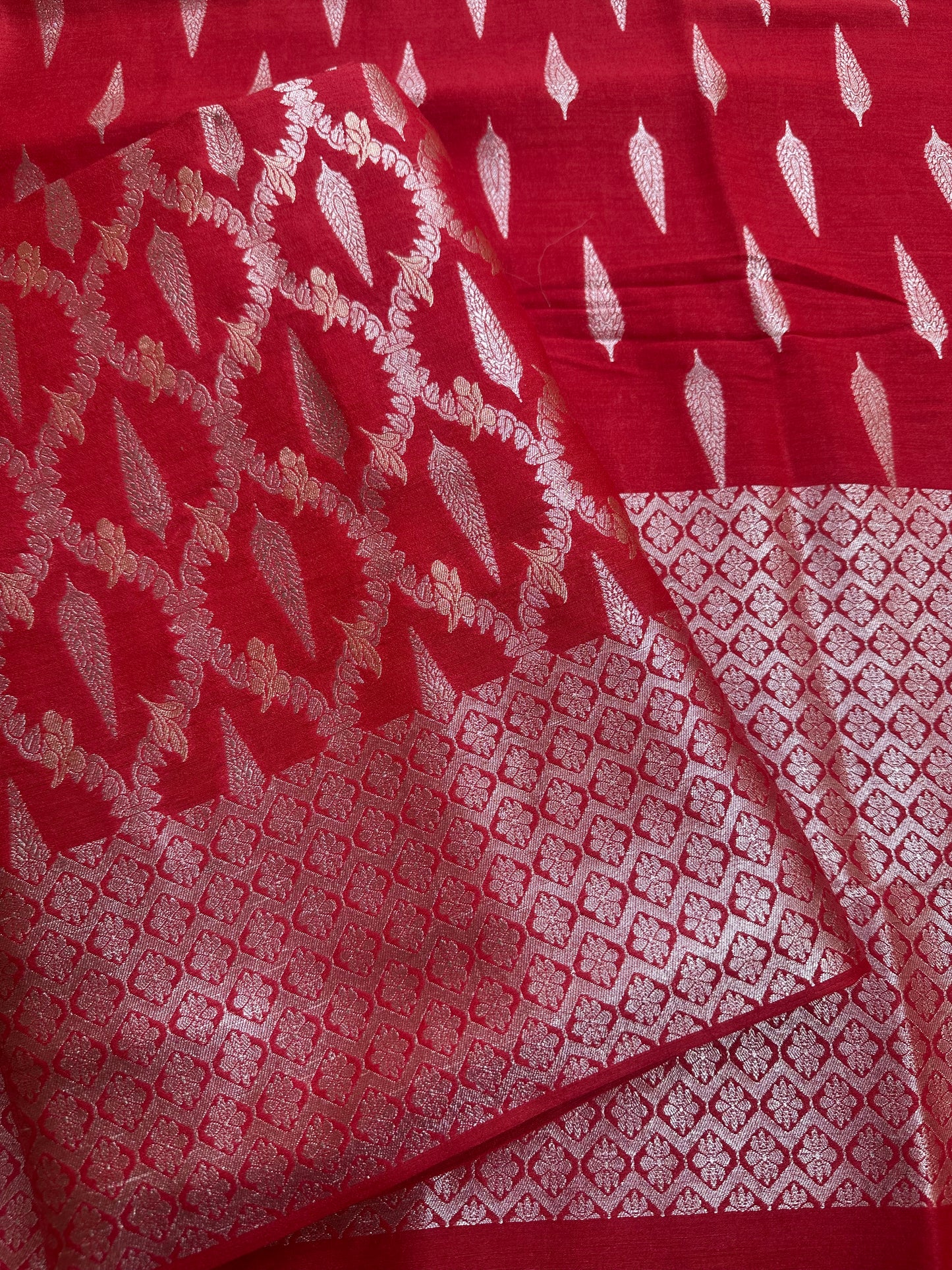 Red meendar moonga silk 3 piece suit set