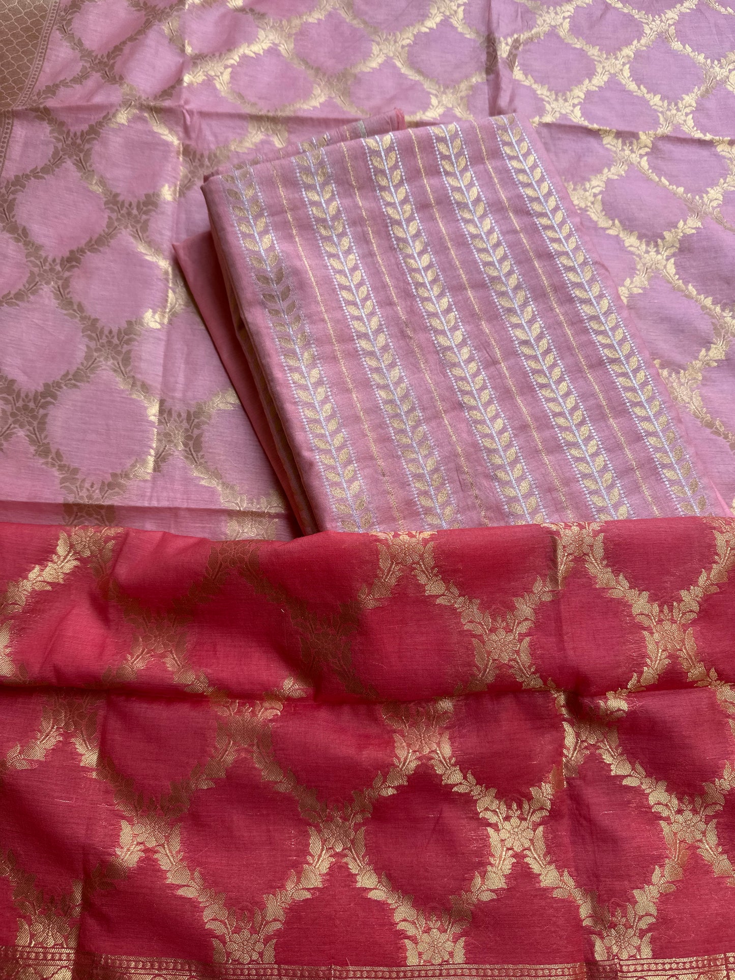 Pink chanderi kurta, shaded pink dupatta, plain bottom