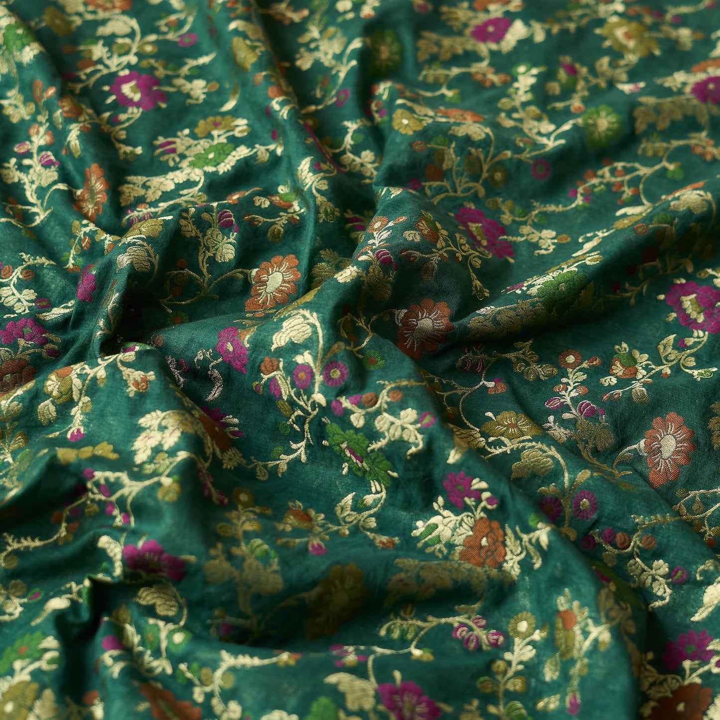 Green Meenadar kurta, meenadar jaal dupatta, plain bottom