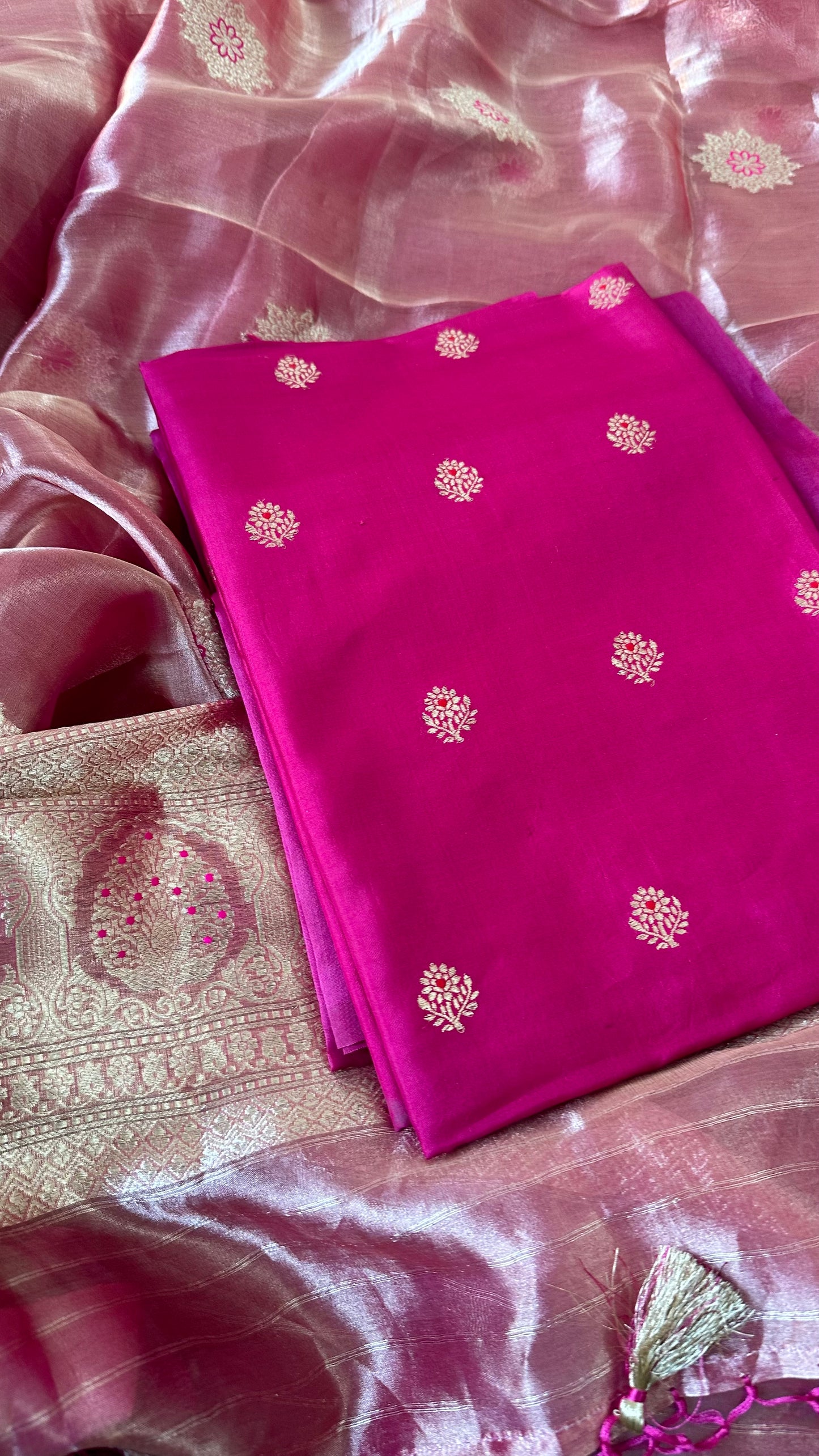 Pink chiniya kurta, plain bottom and tissue meendar dupatta.