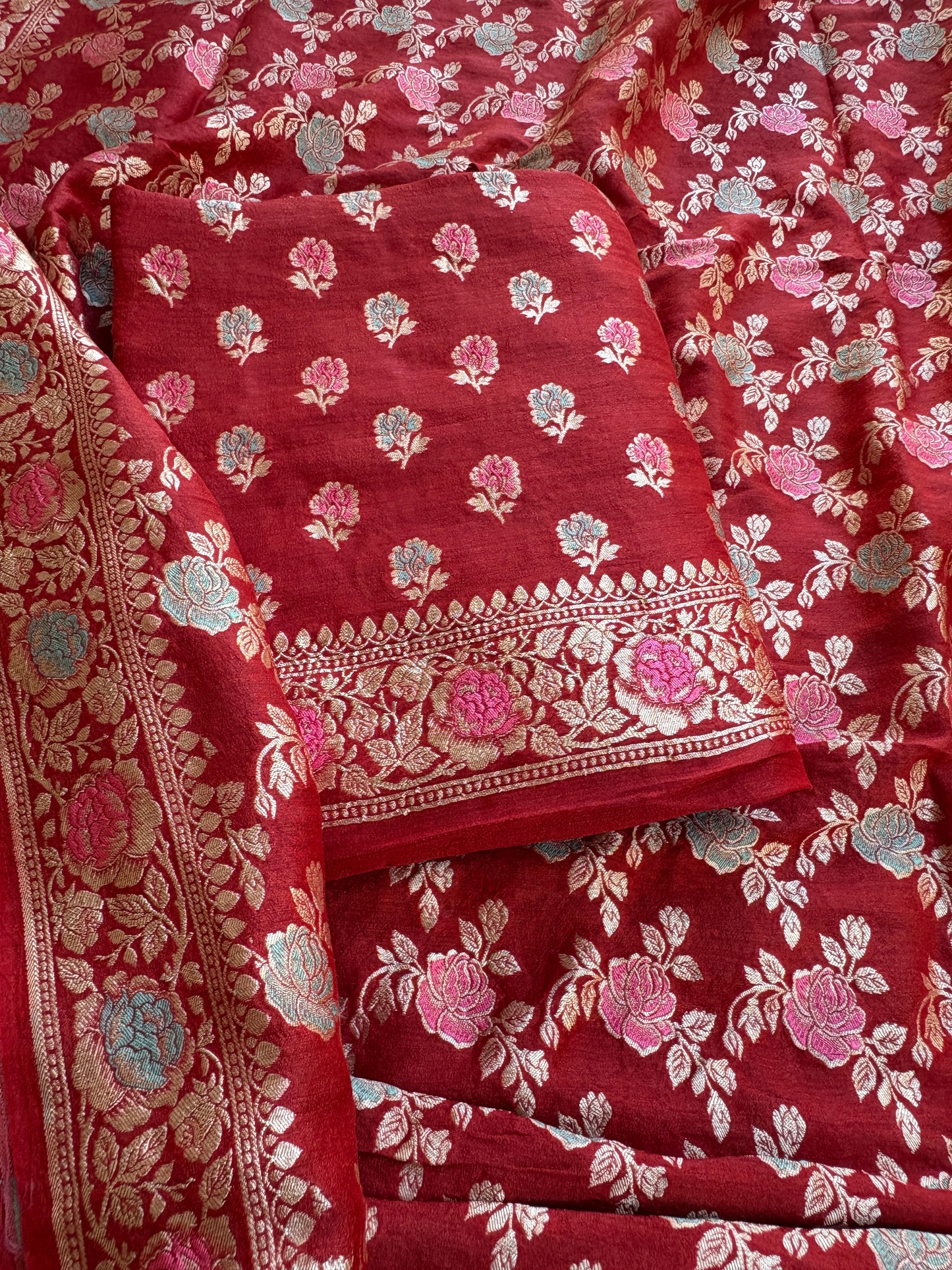 Red jaal meenadar moonga silk suit set