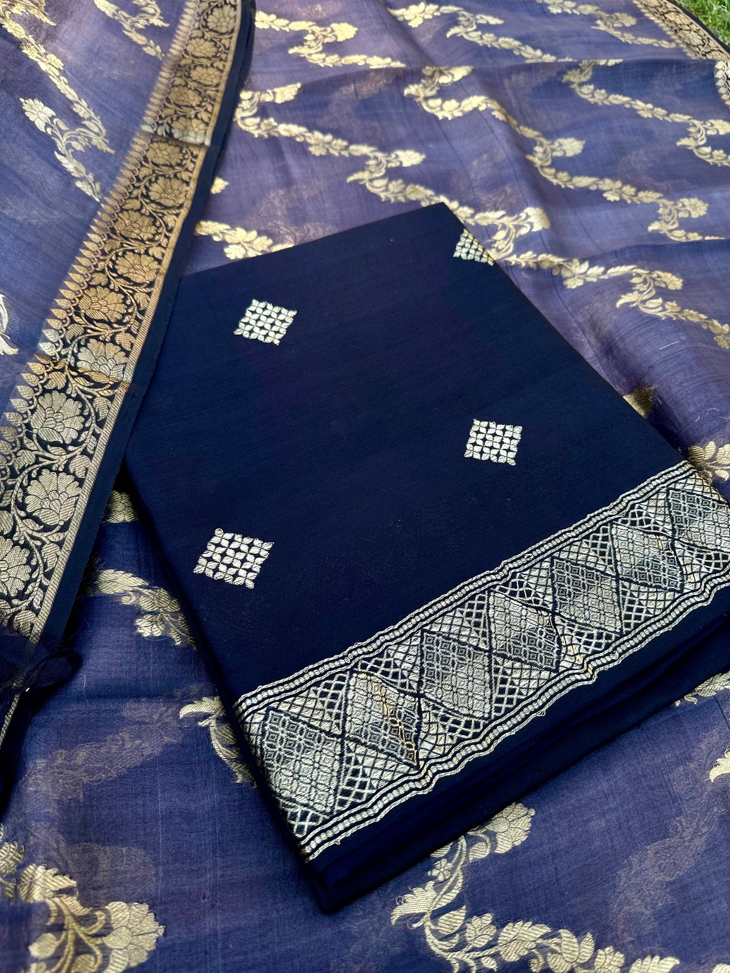 Black chiniya silk kurta, grey black dupatta, plain bottom