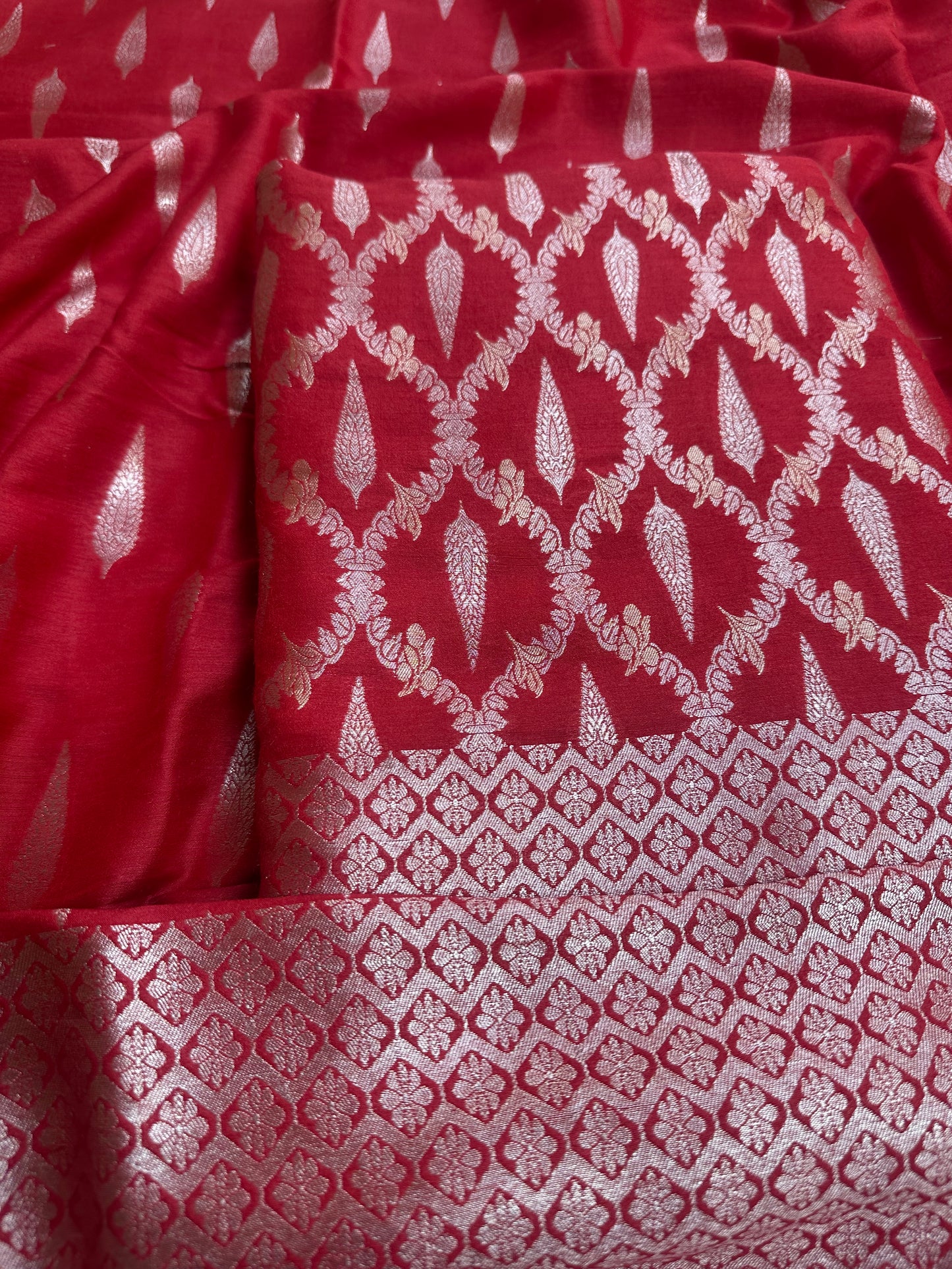 Red meendar moonga silk 3 piece suit set