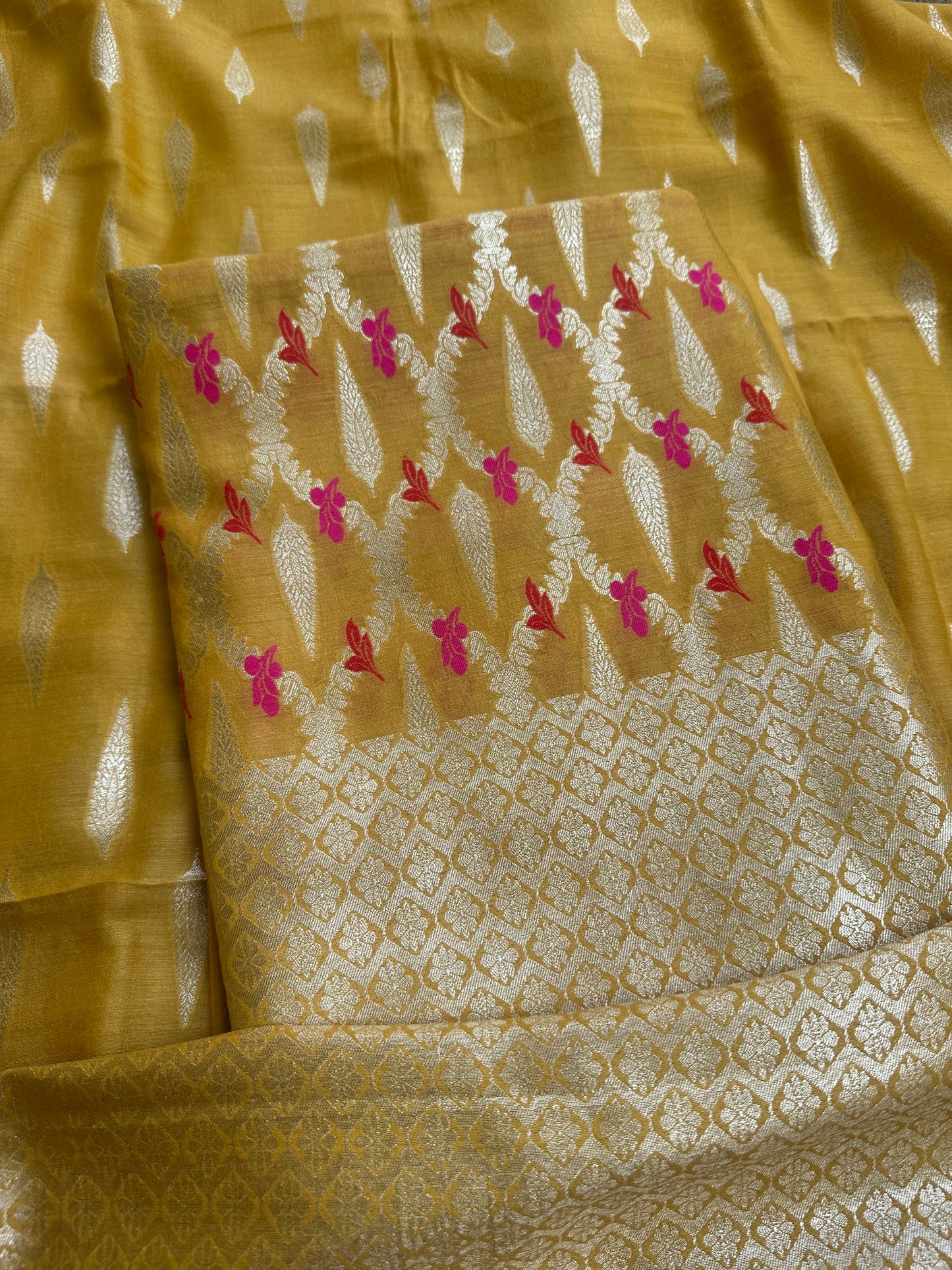 Yellow moonga silk meendar 3 piece suit set