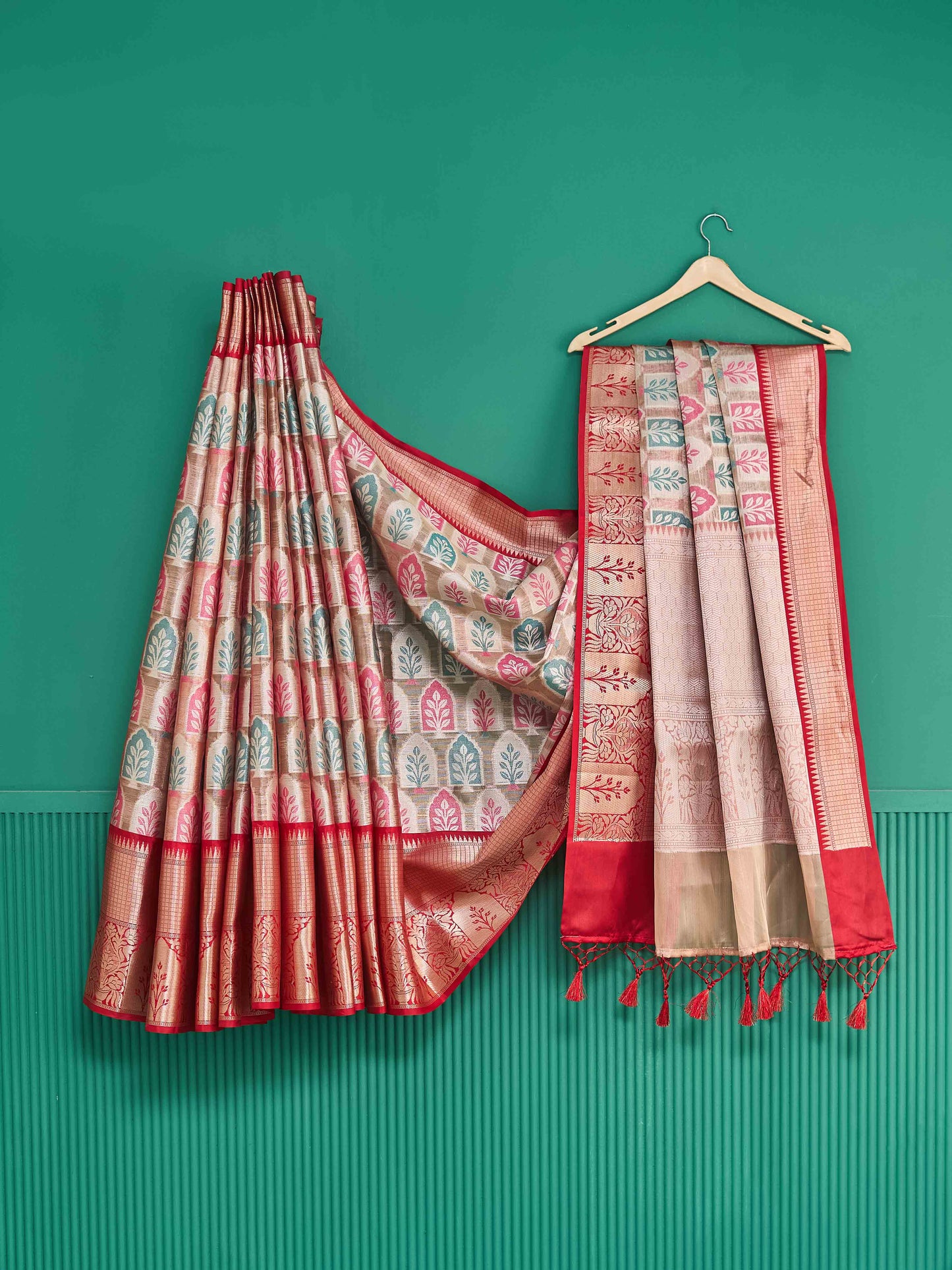 Multicolor flower weaving meenadar banarsi saree