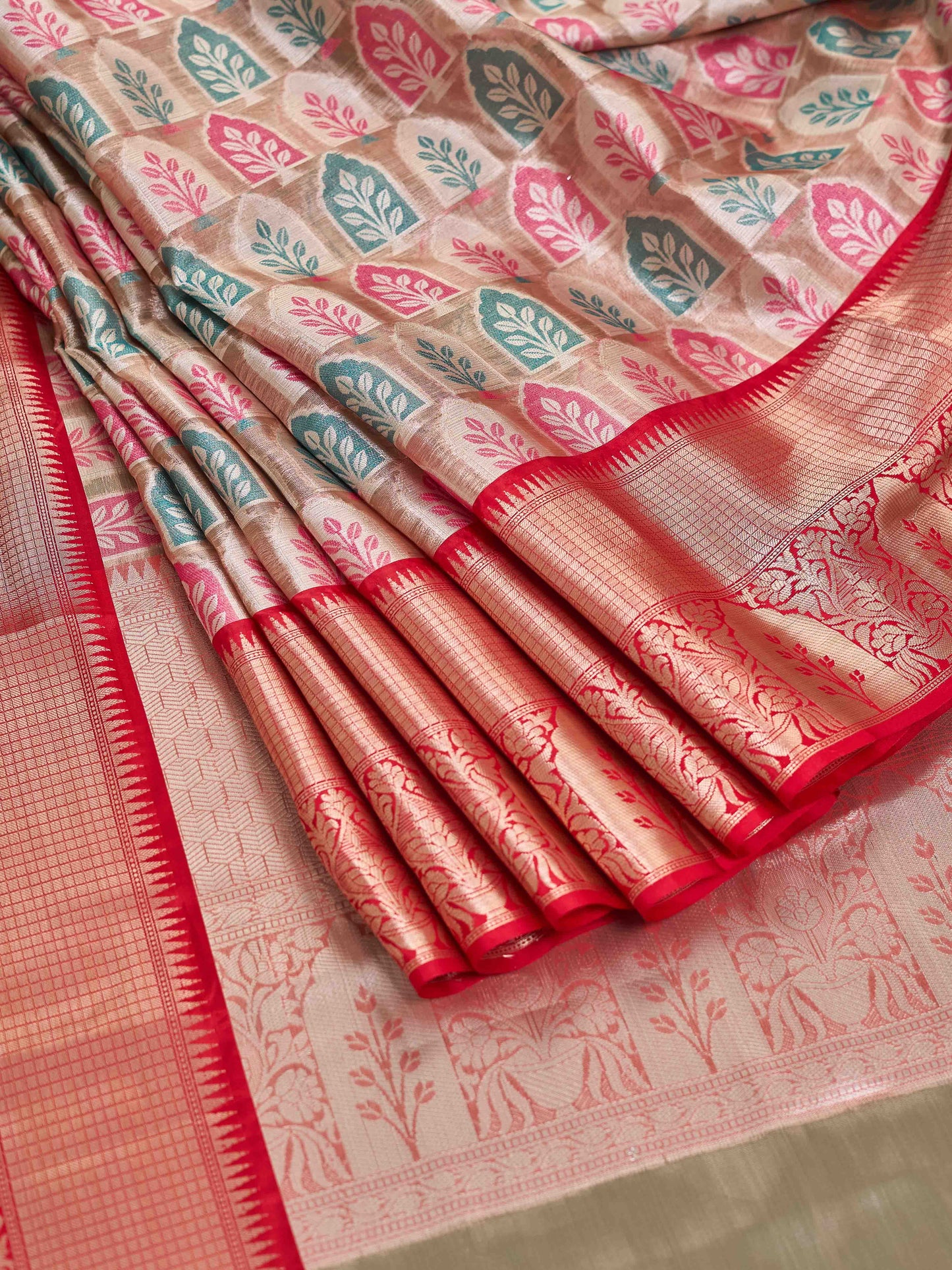 Multicolor flower weaving meenadar banarsi saree
