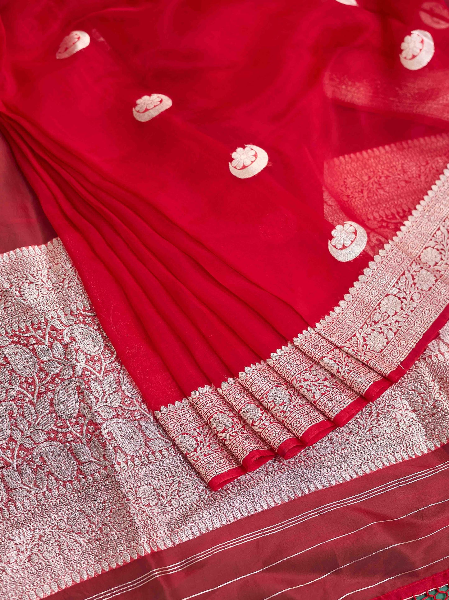 Red Chand Tara kora silk saree