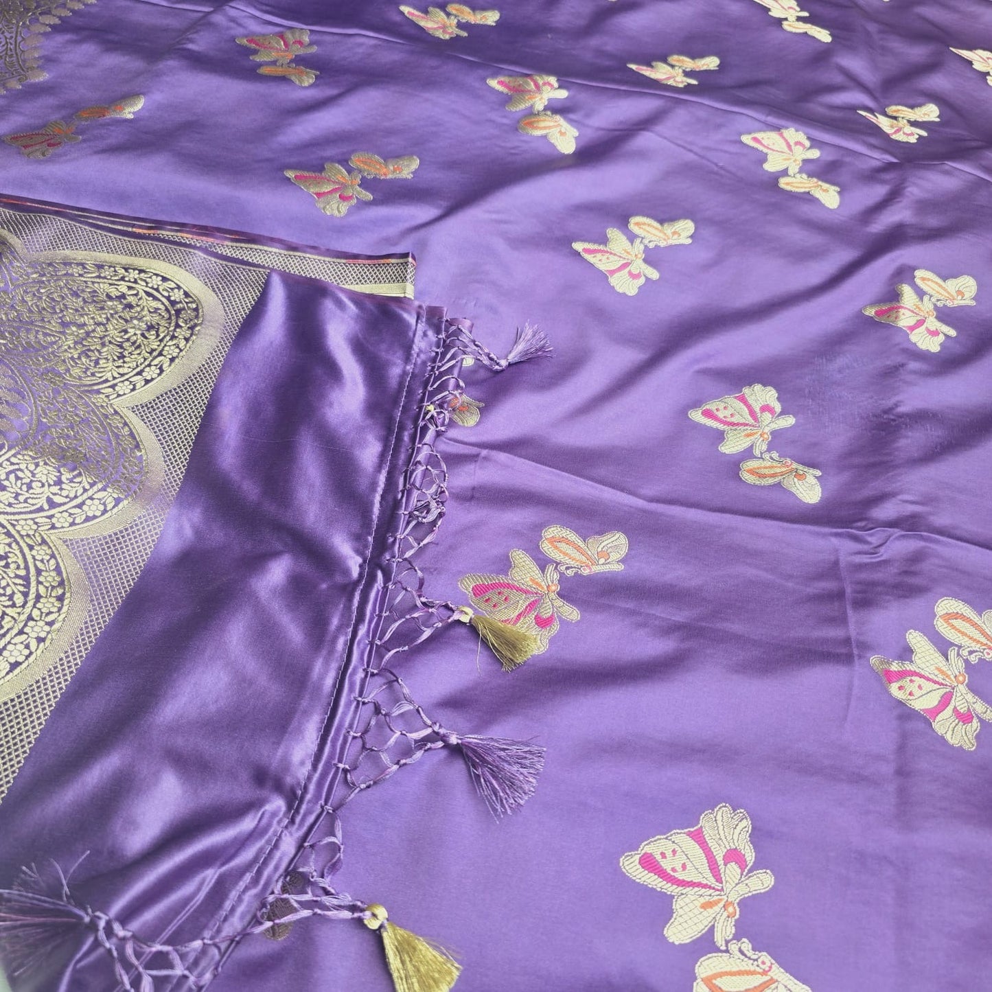 Premium Mashru silk Meenakari Banarasi saree.
