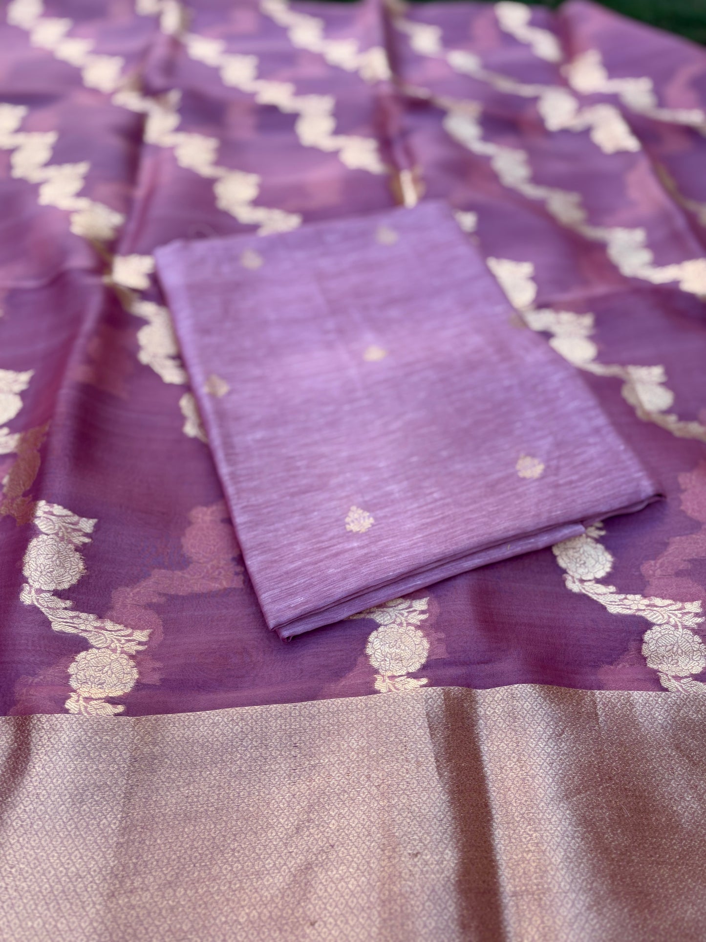 Lavender linen silk kurta, kora silk dupatta, plain bottom