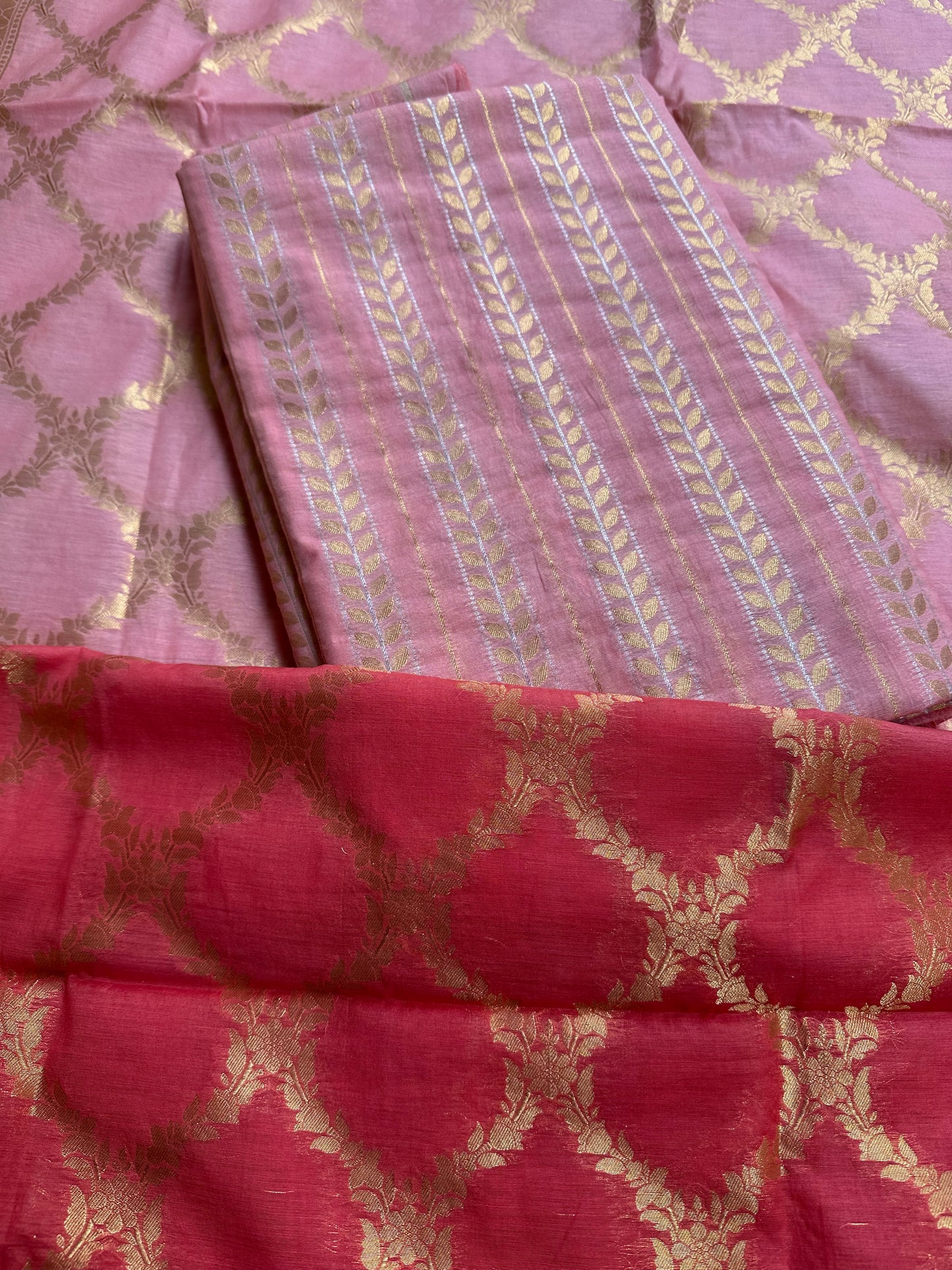 Pink chanderi kurta, shaded pink dupatta, plain bottom