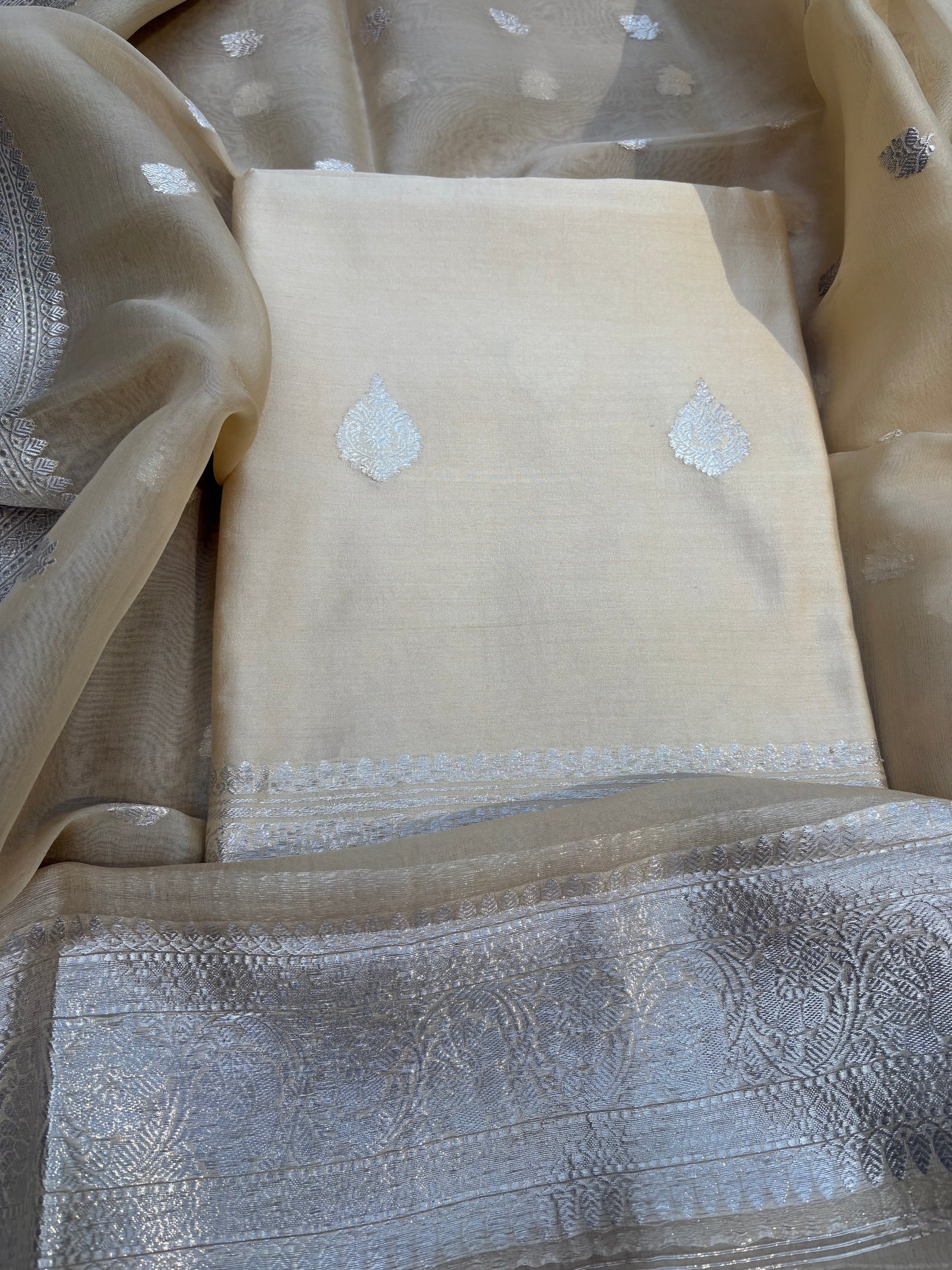 Cream Chiniya silk kurta, kora silk dupatta, plain bottom