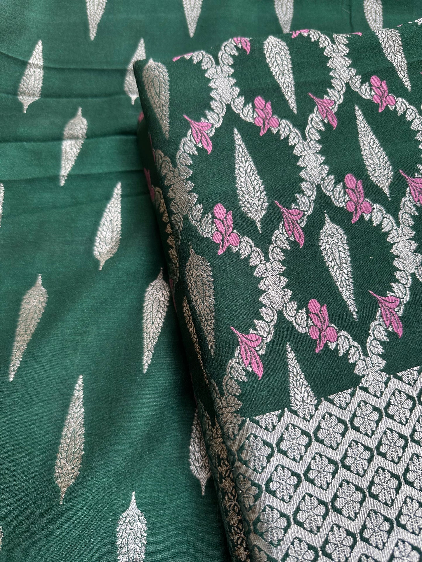 Green meendar moonda silk 3 piece suit