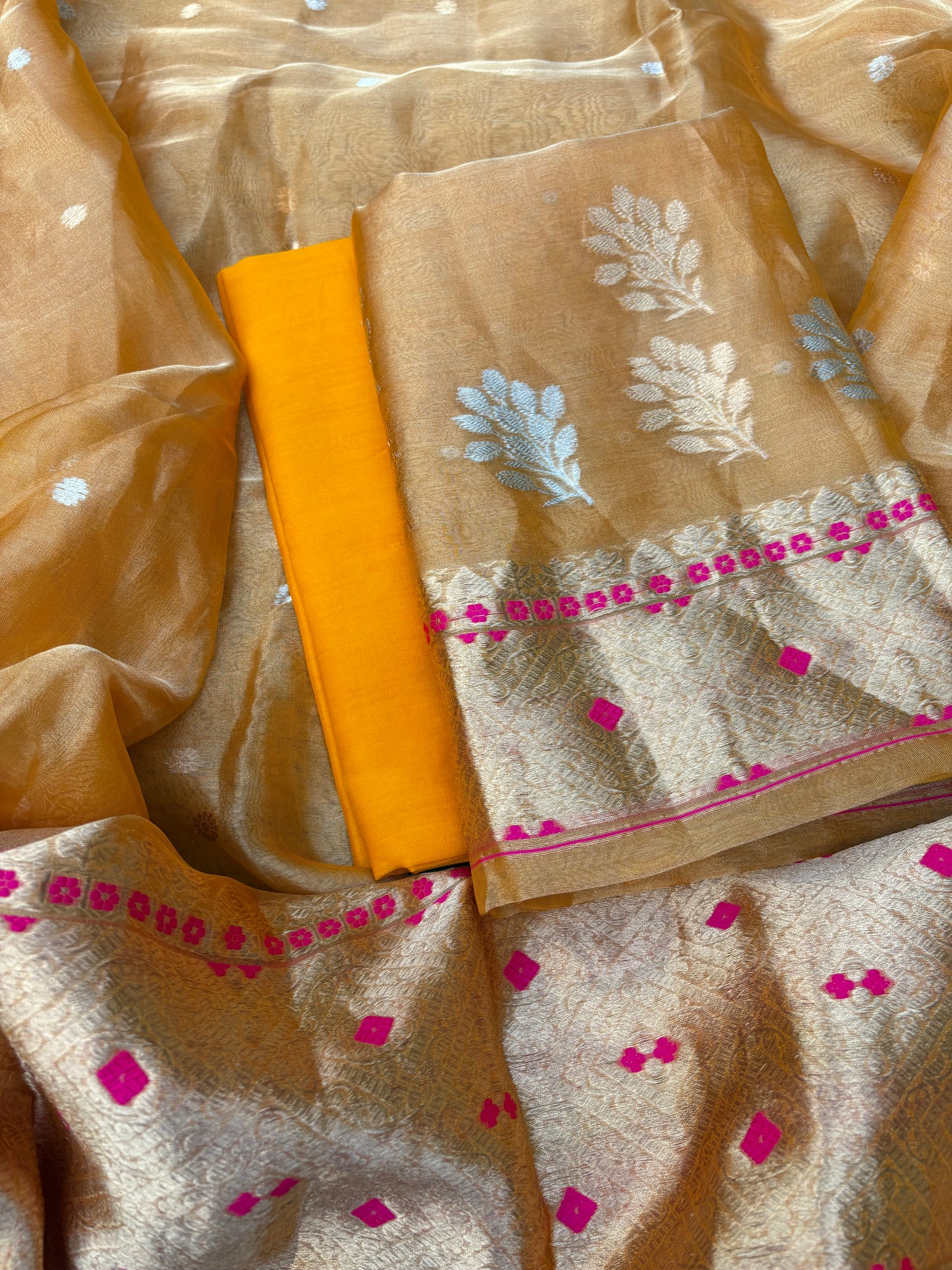 Yellow tissue kadhwa 3 piece suit set