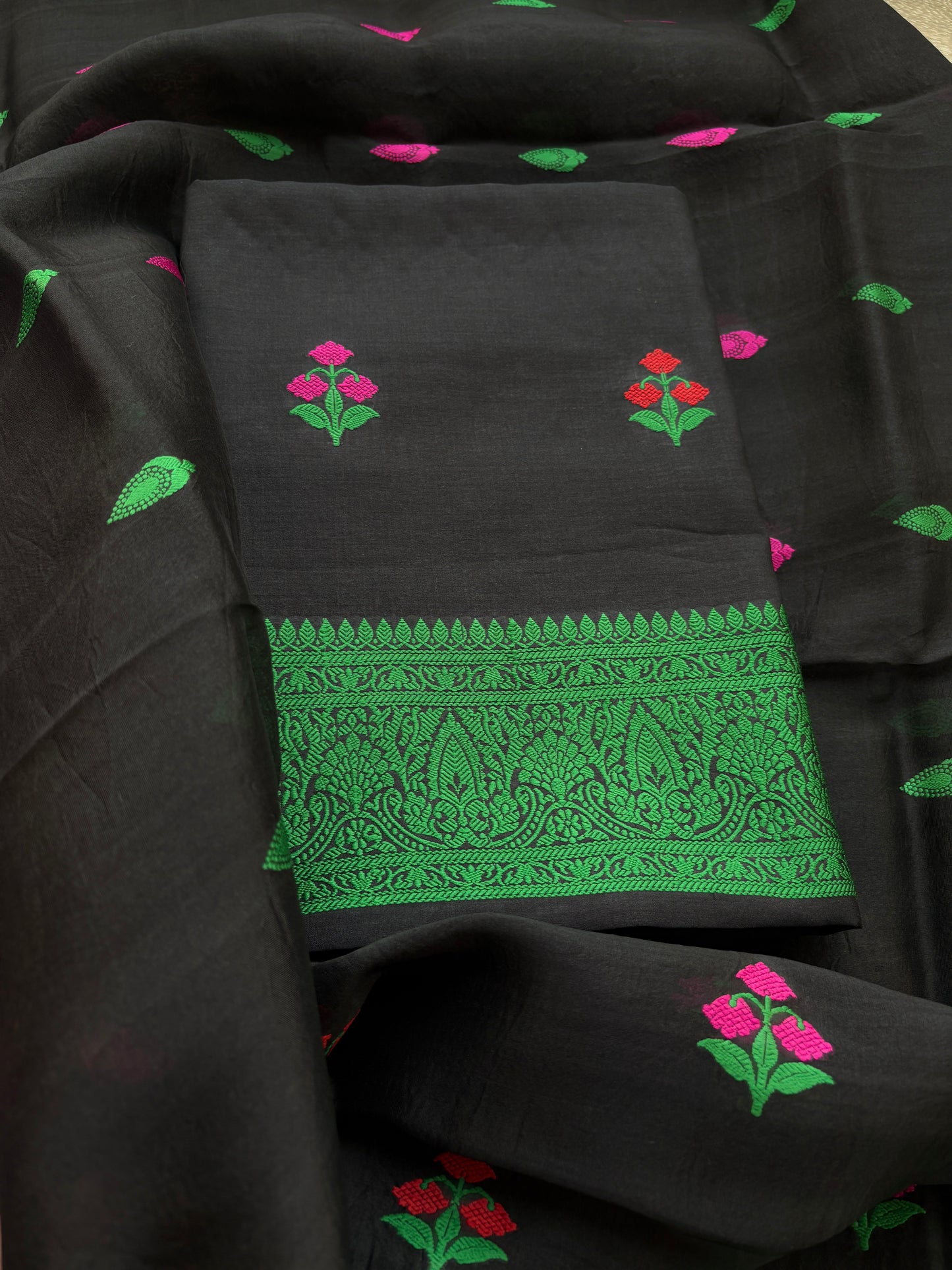 Black meenadar Chiniya kora suit set