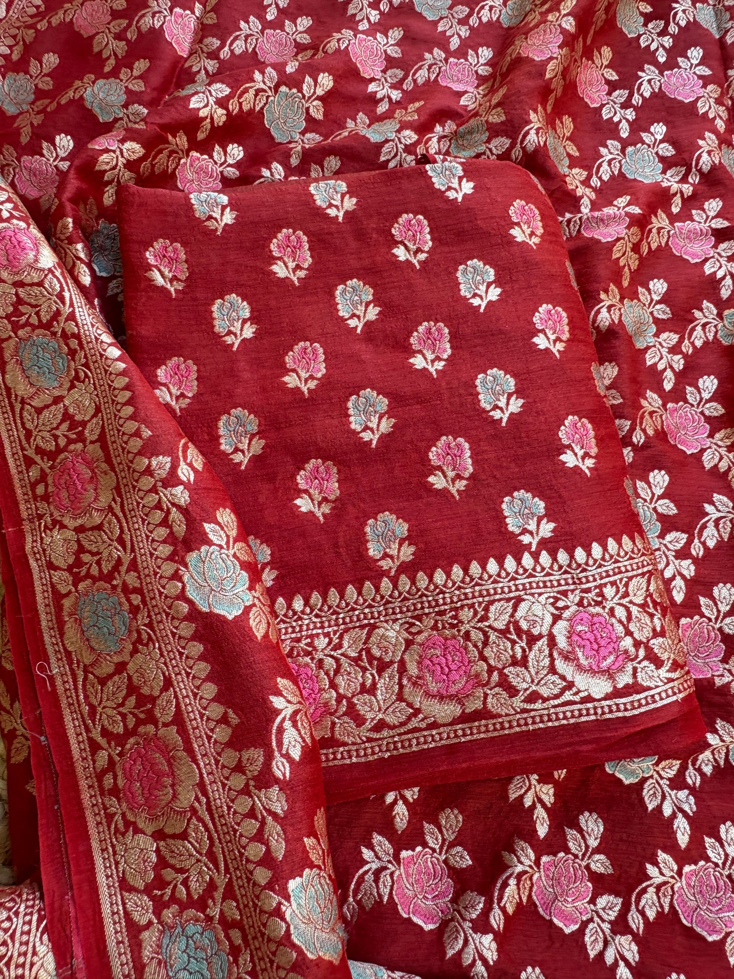 Red jaal meenadar moonga silk suit set