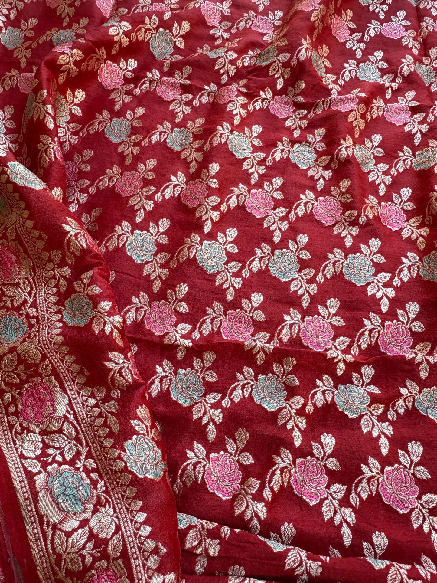 Red jaal meenadar moonga silk suit set