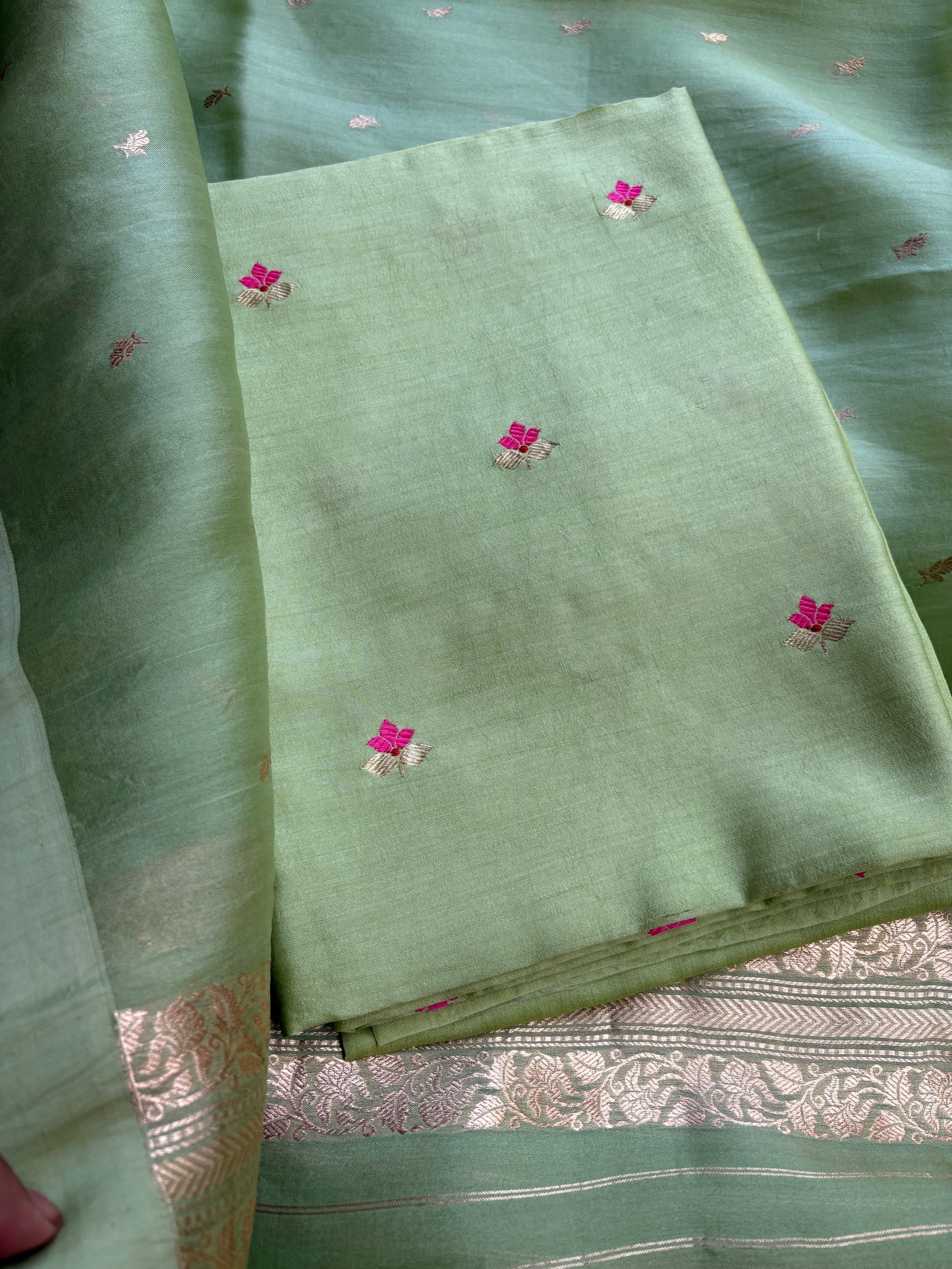 Green Chiniya kora suit set