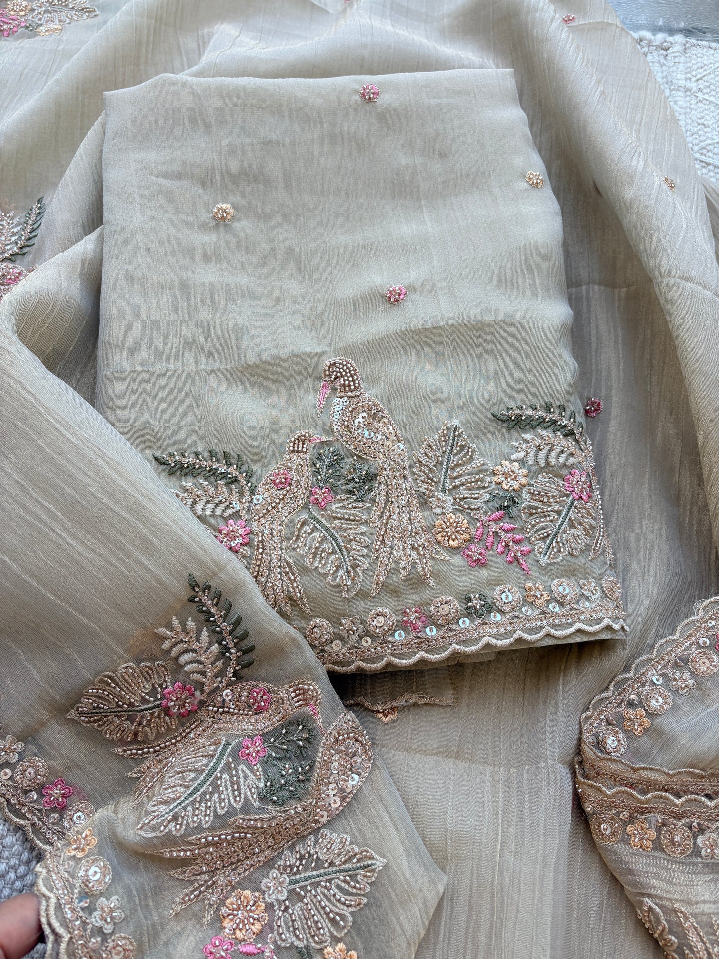 Beige hand work tissue suit set