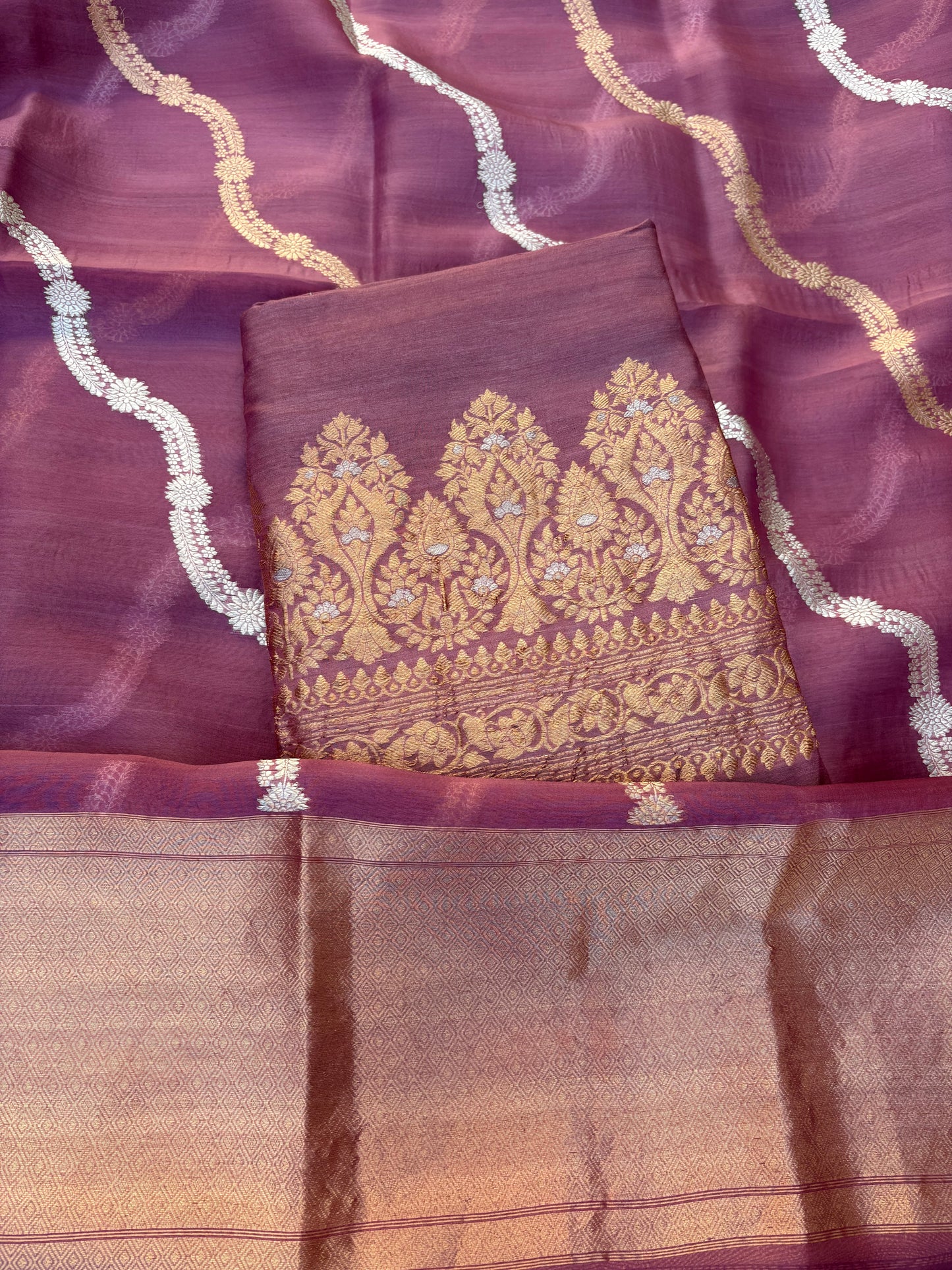 Onion pink Chiniya kora kadhwa 3 piece suit set