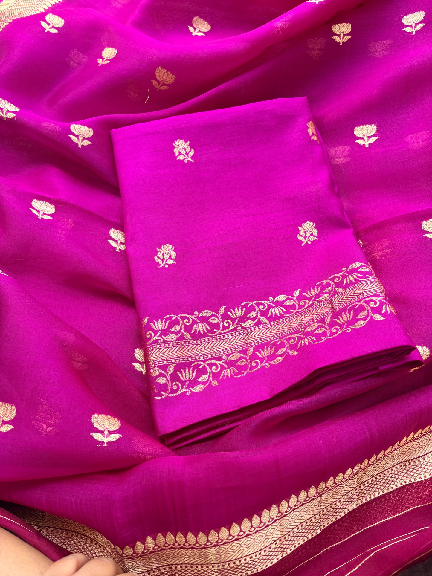 Magenta Chiniya silk with kora silk dupatta